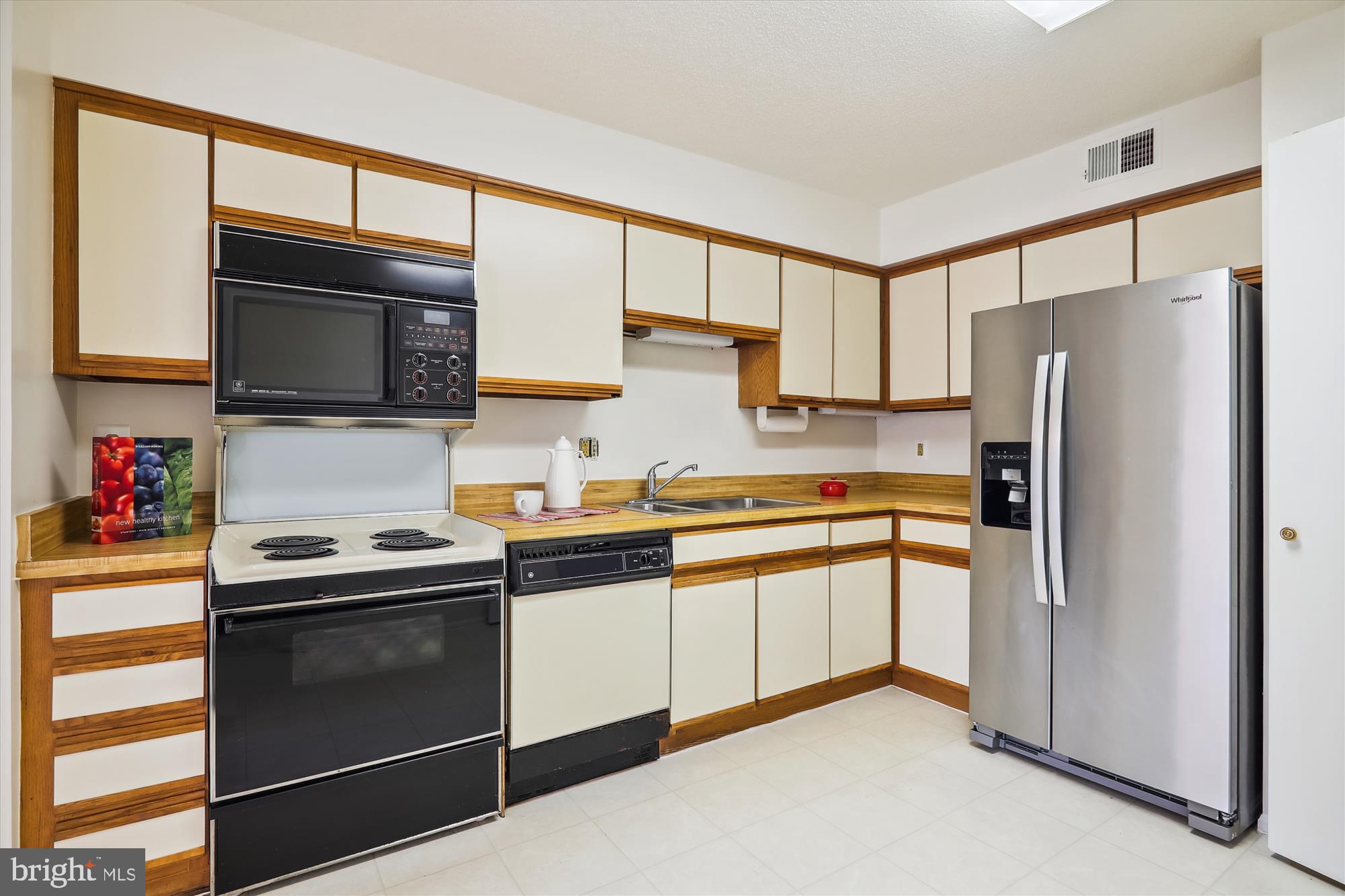 LEISURE WORLD - Residential