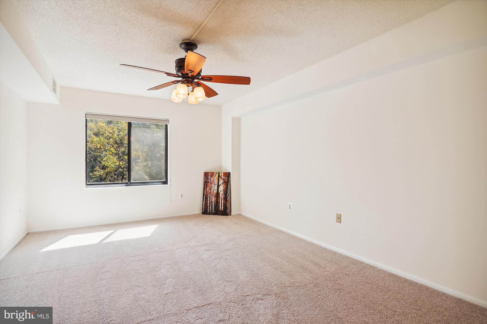 LEISURE WORLD - Residential