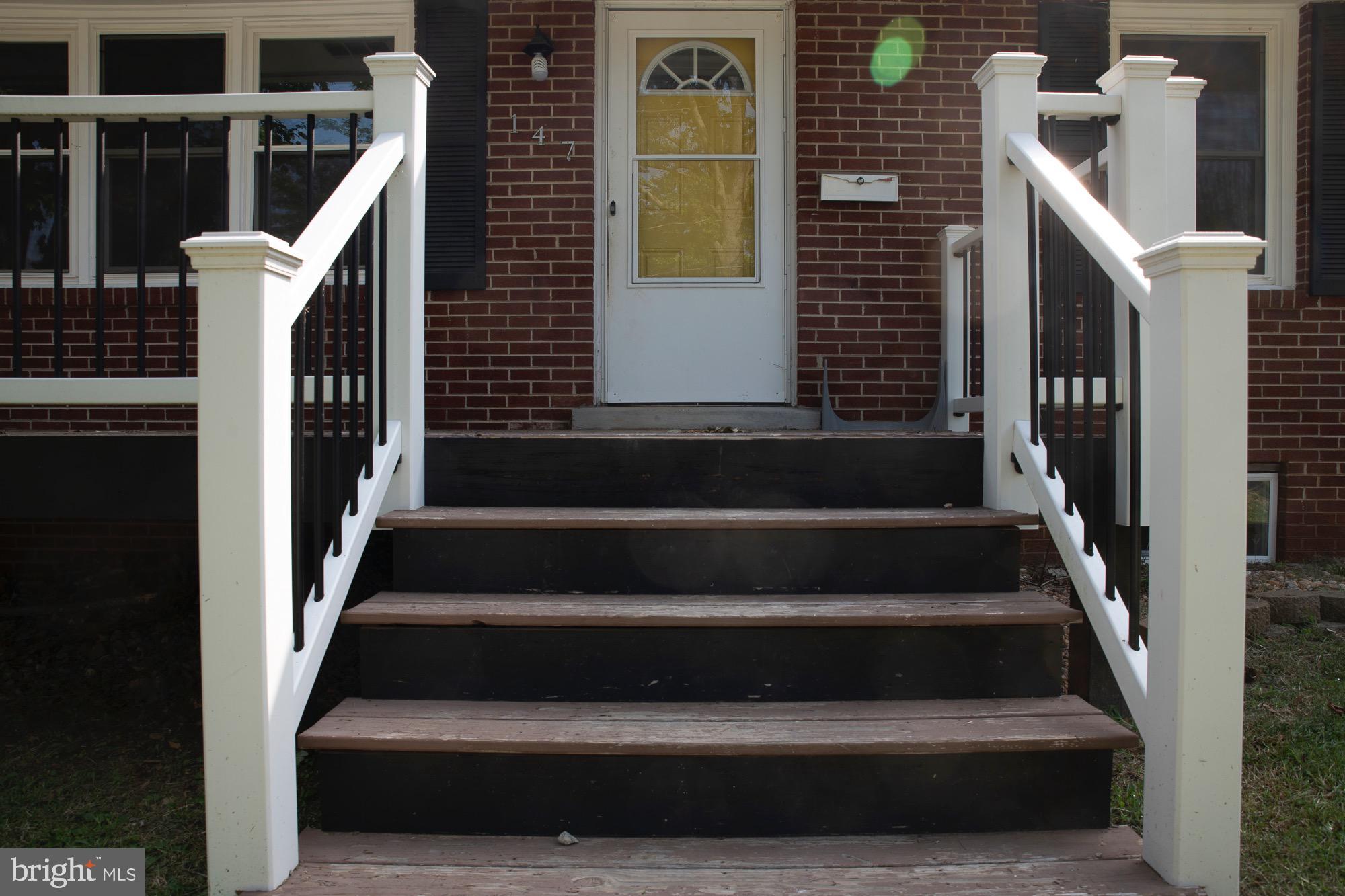 147 S ALMOND STREET