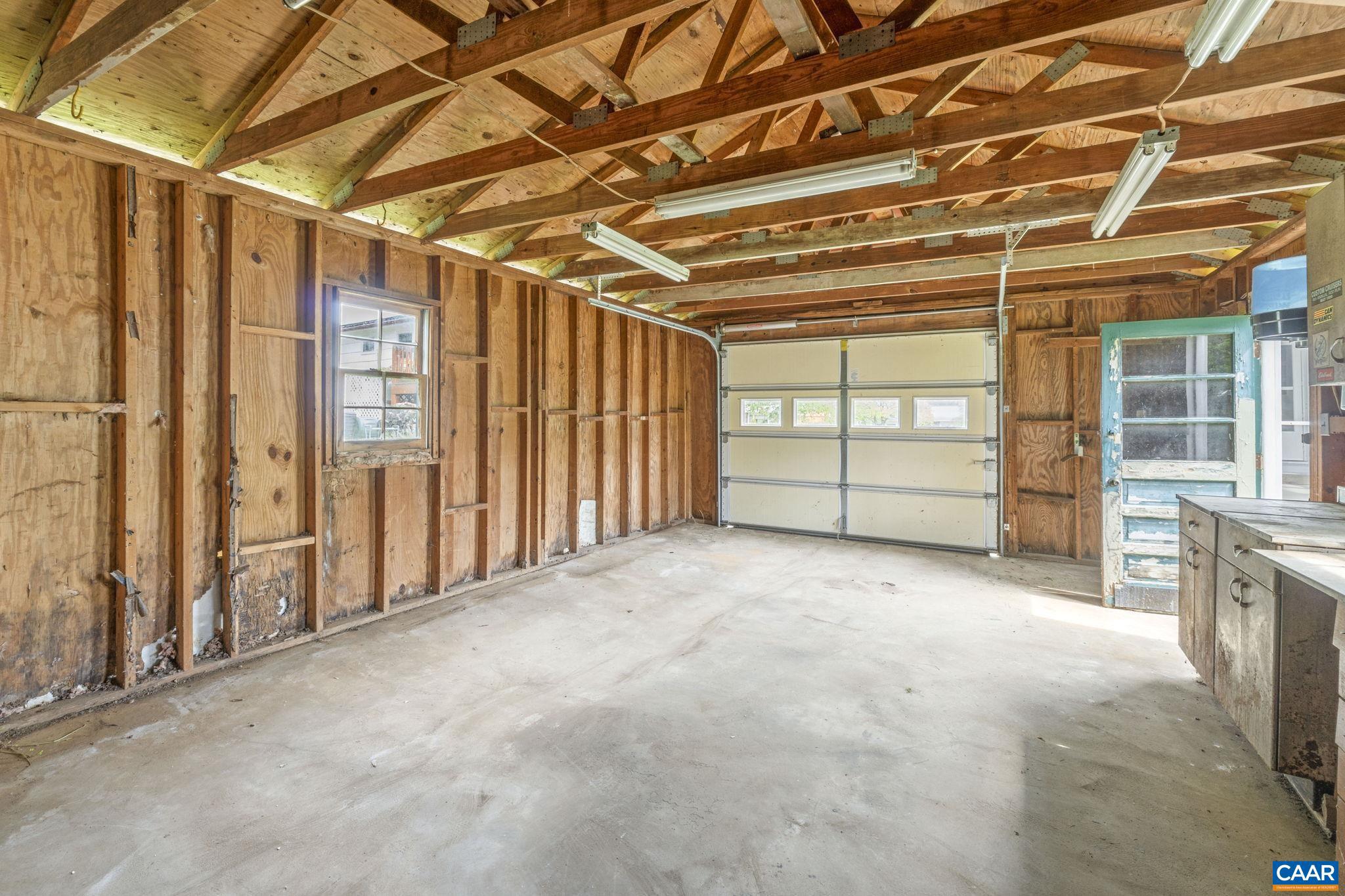 ARBOR HILLS - Residential