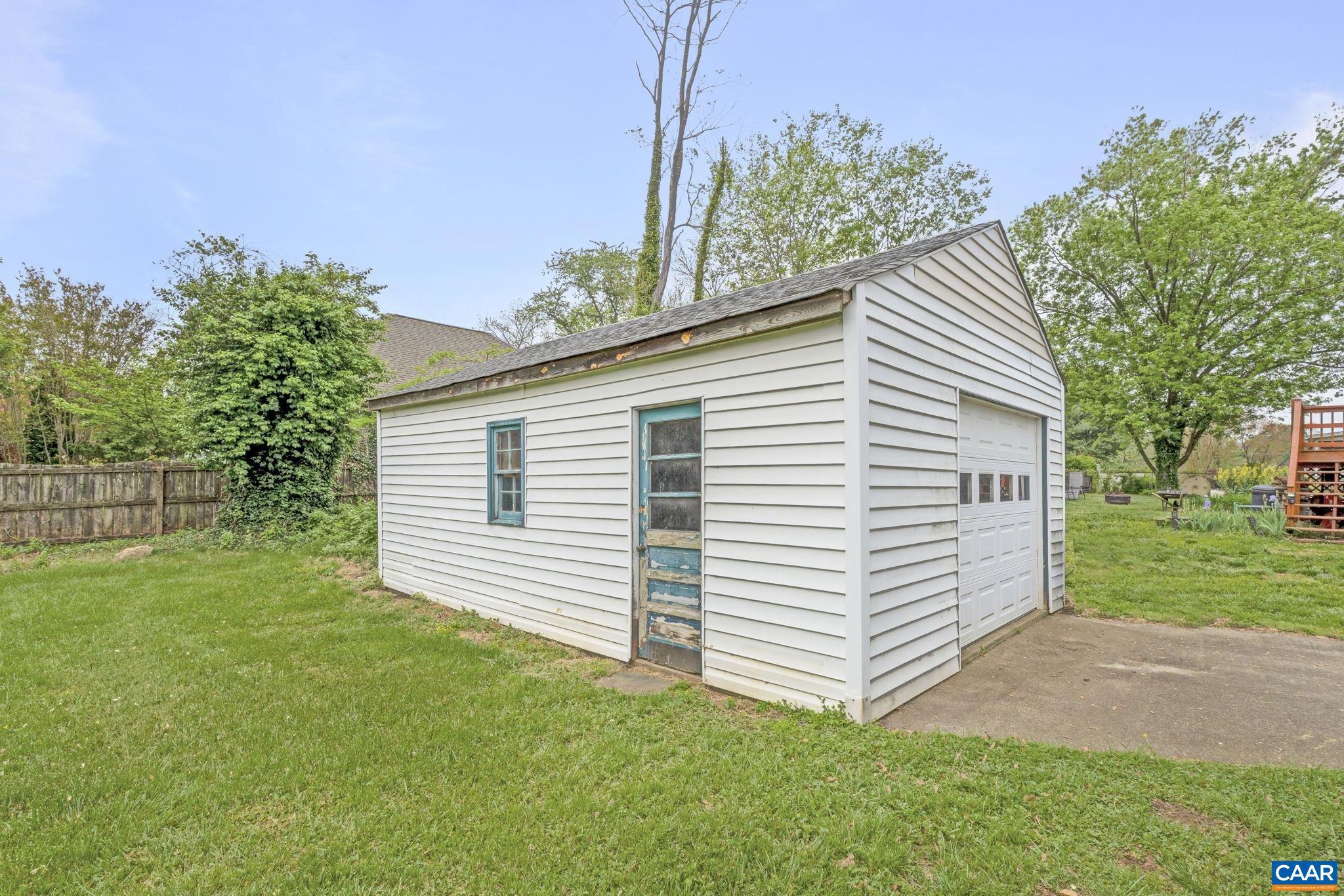 ARBOR HILLS - Residential