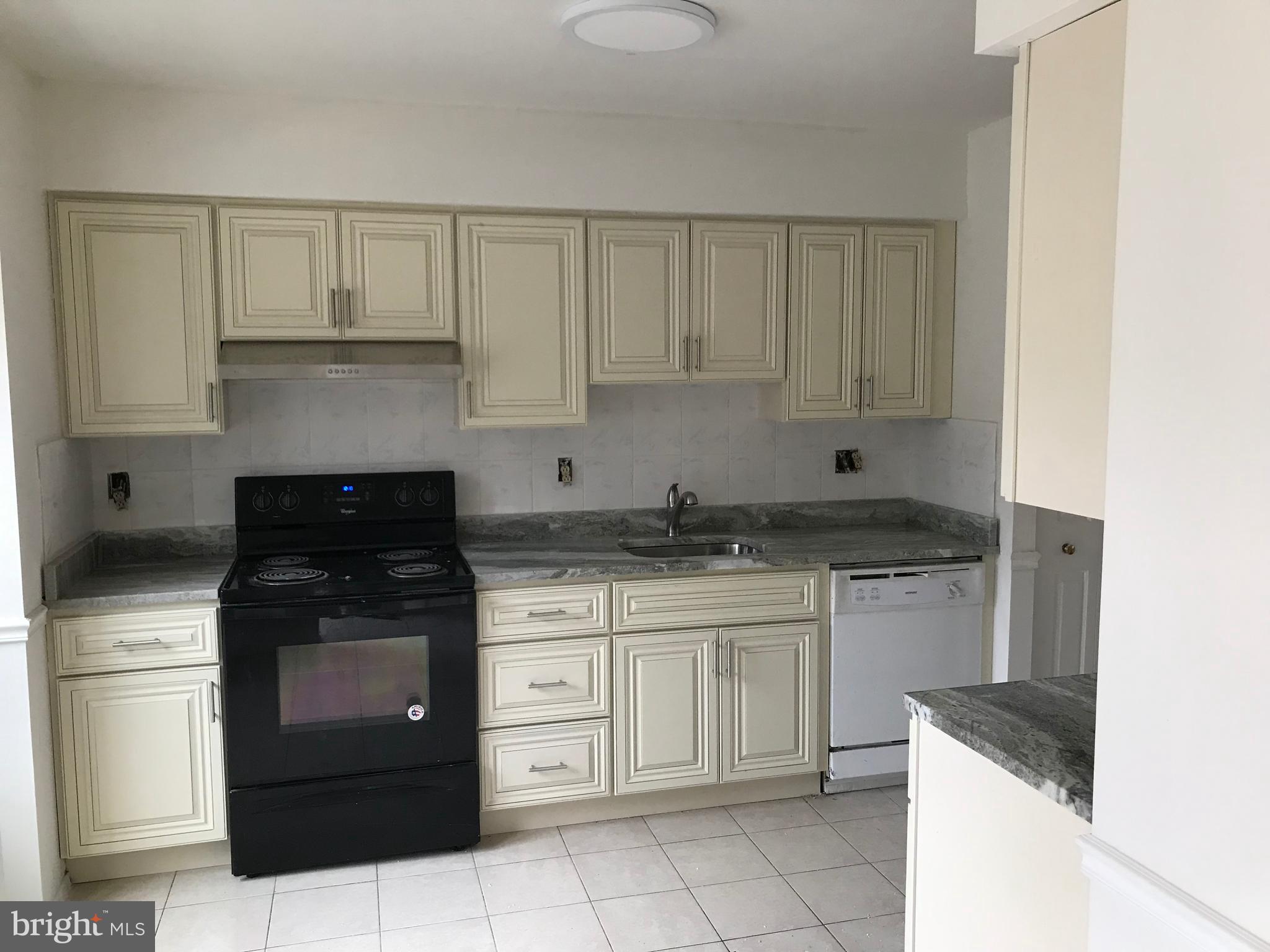 6 PRESTWICK SQUARE
