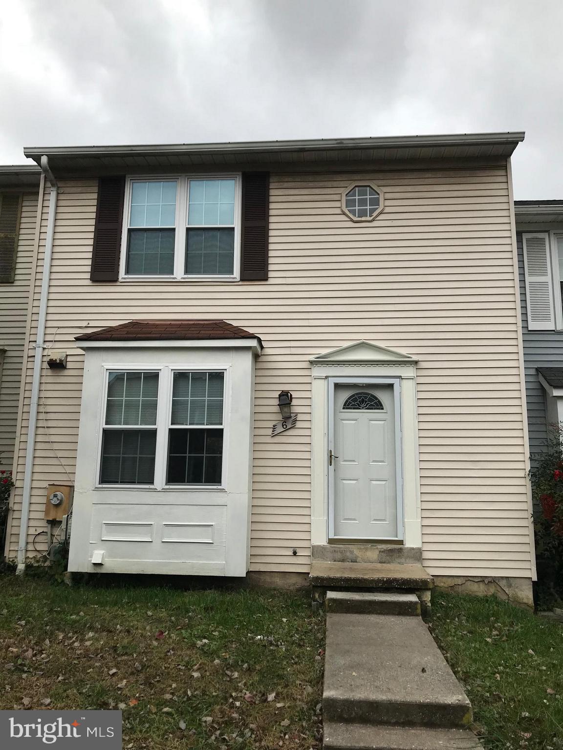 Townhouse with 3 bedrooms and 2 1/2 baths, large living room with separate dining room and a breakfast room. Located near mall and easy access to highways. Seller is putting brand new kitchen with granite counter top, new flooring throughout the house, fresh paint throughout the house.