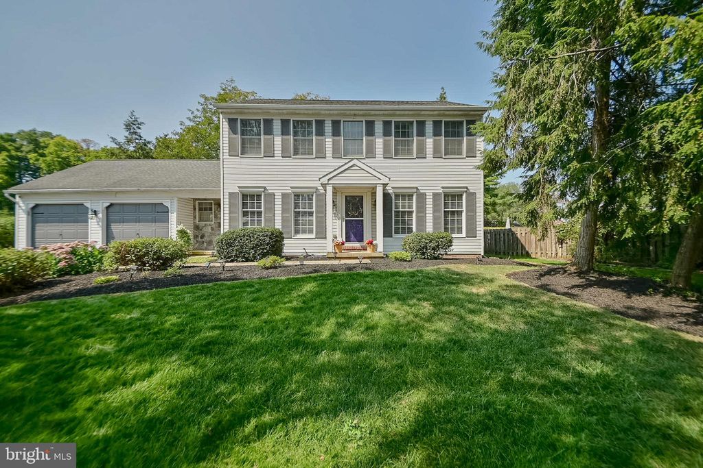 Photo of 105 Bent Tree Drive, Lancaster, PA 17603 (MLS # PALA2056328)