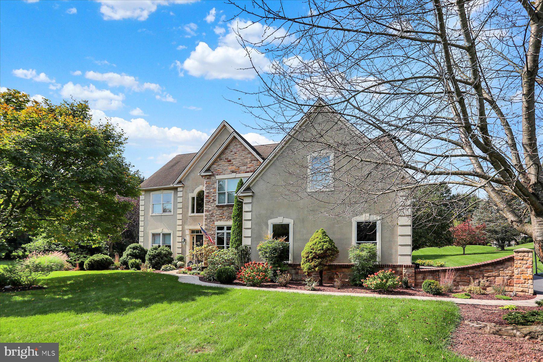 581 LUCINDA LANE
