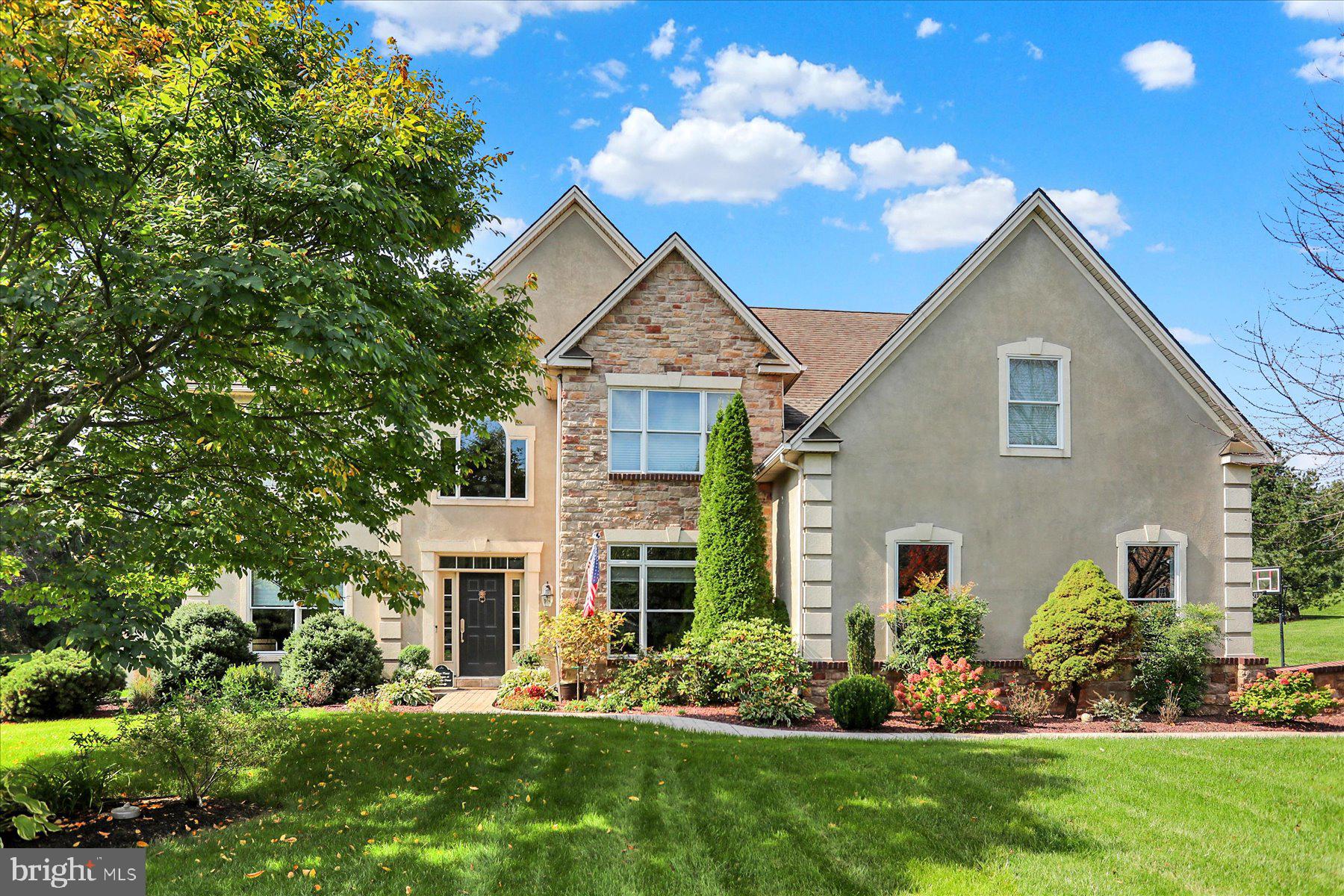 581 LUCINDA LANE