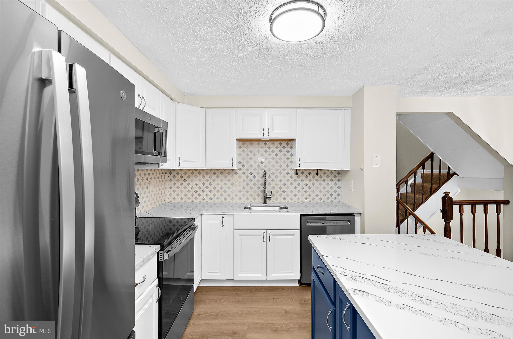 OAKMONT - Residential