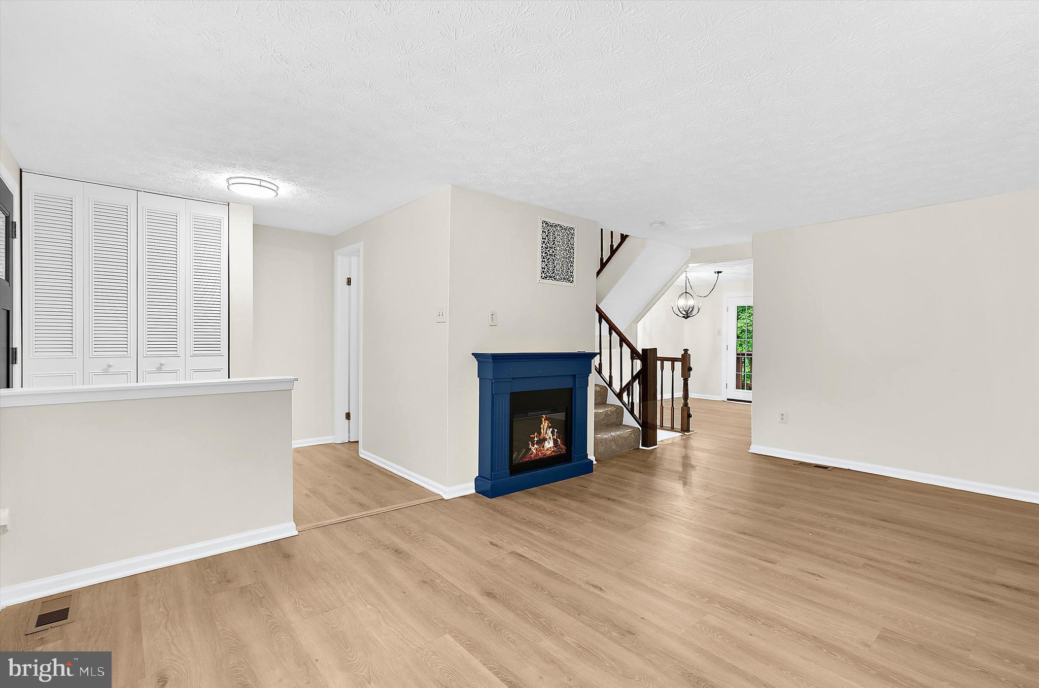 OAKMONT - Residential