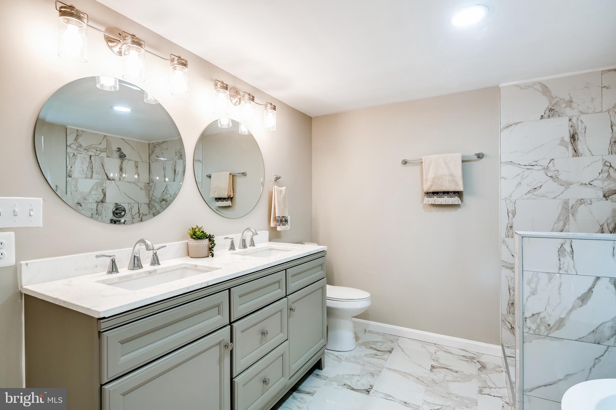 VENICE ON THE BAY - Residential