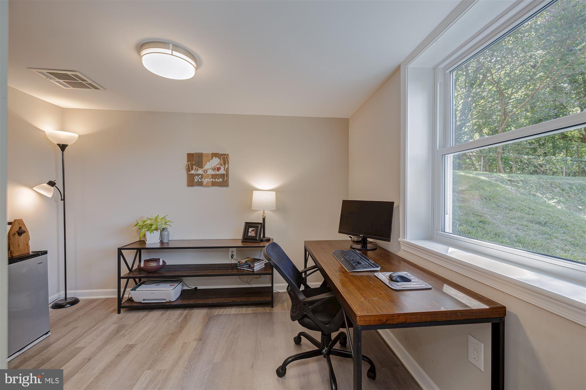 VIRGINIA HILLS - Residential