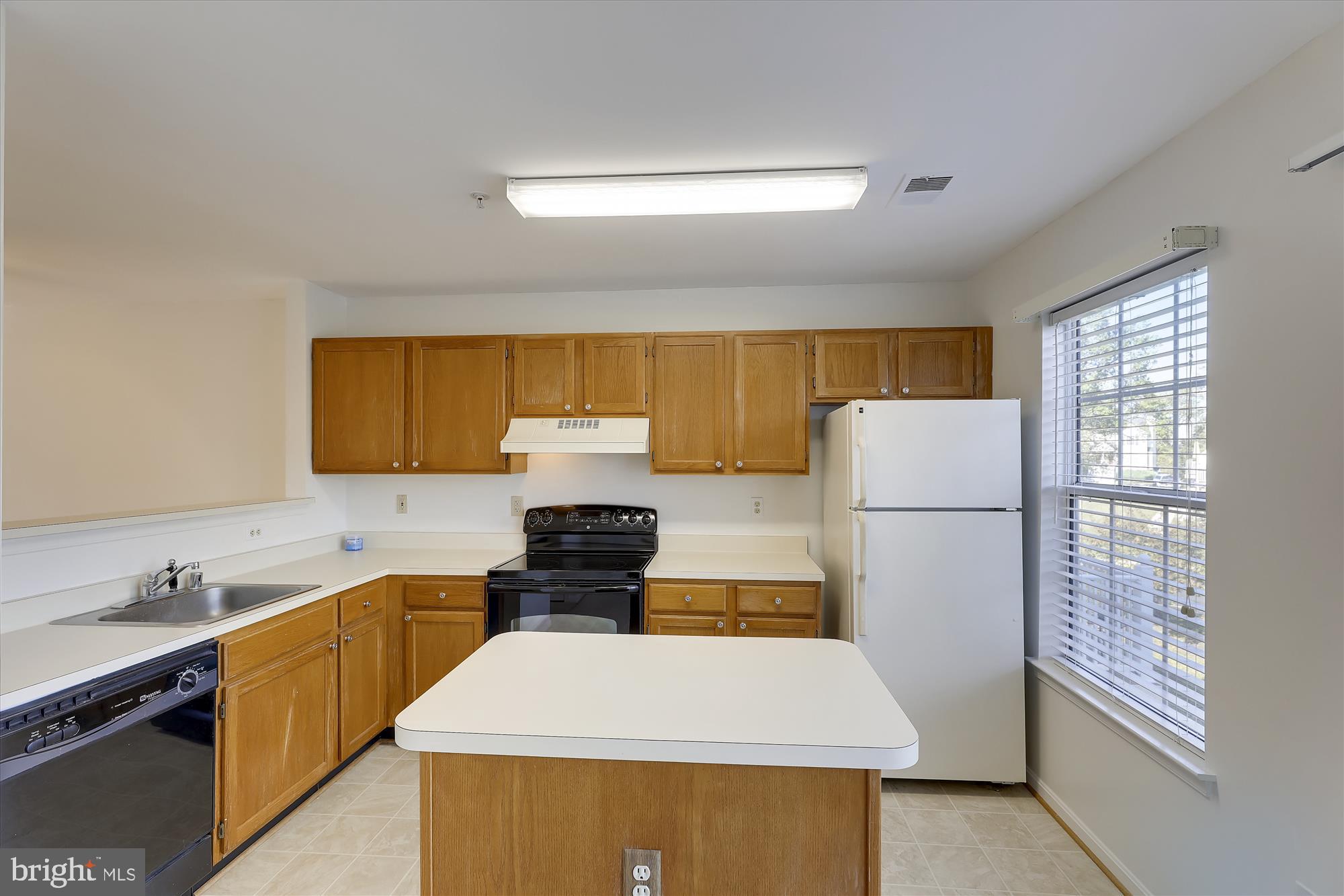 1513 DANEWOOD COURT