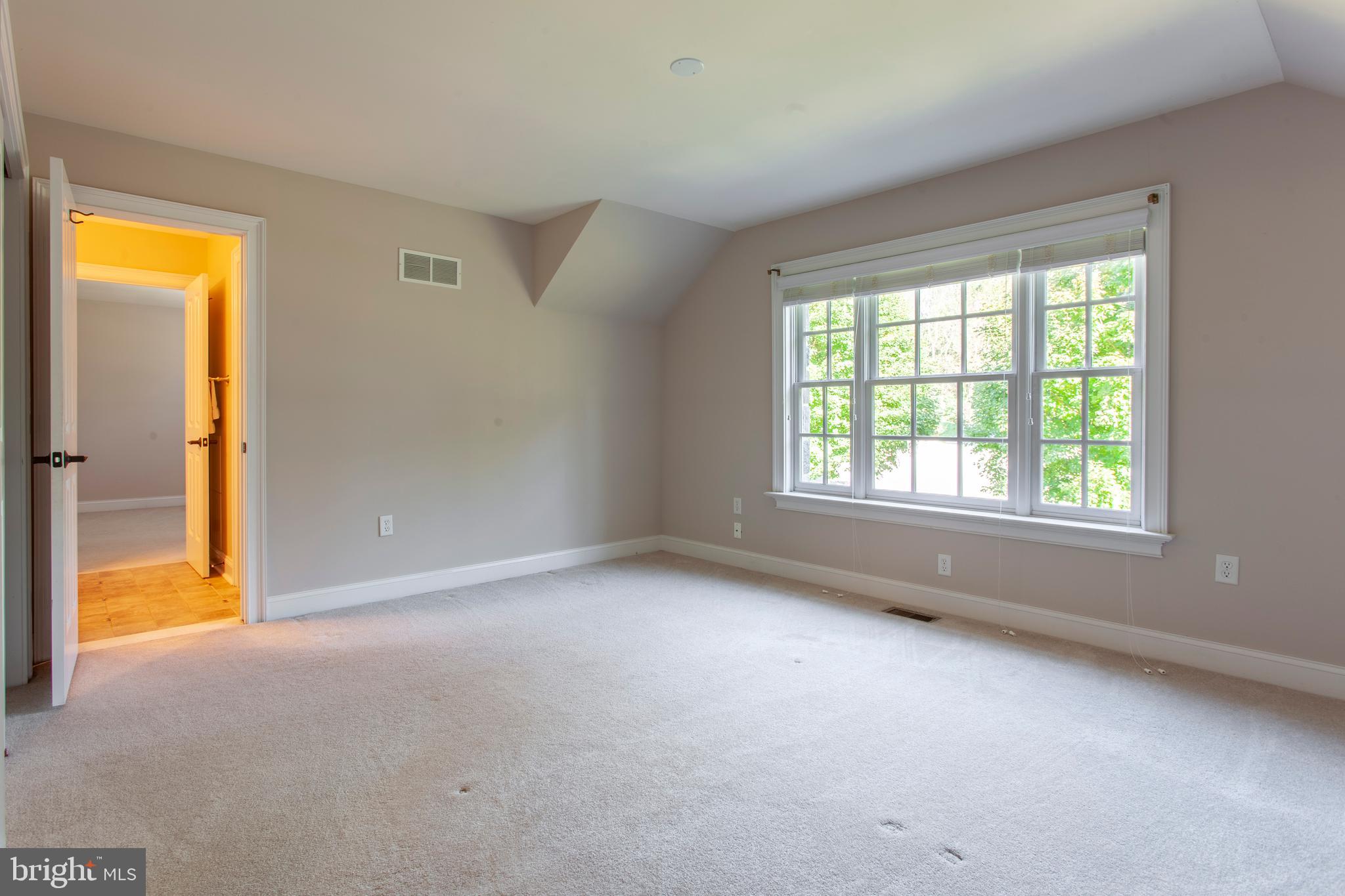 HAMANASSET AT DARLIN - Residential