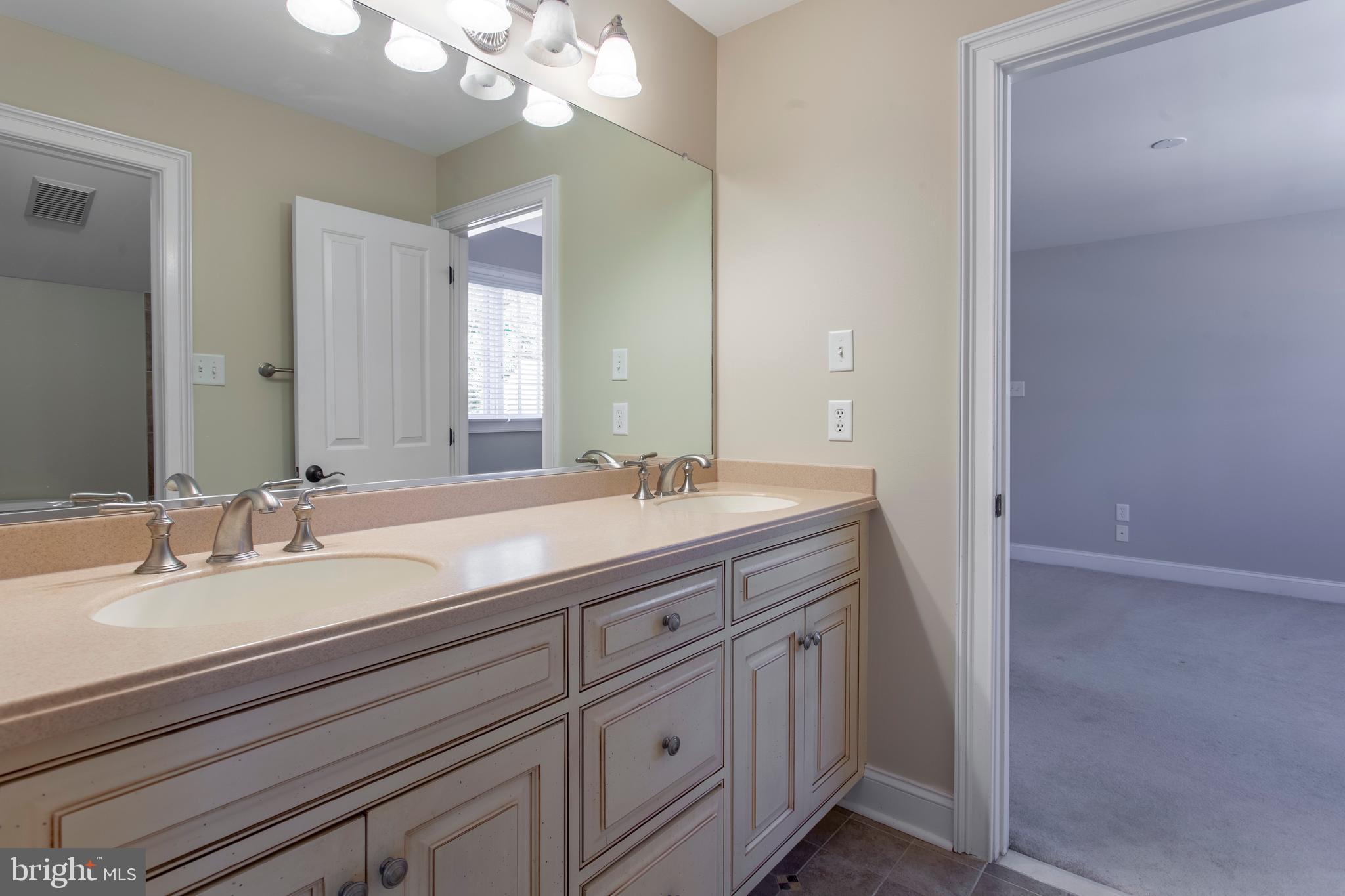 HAMANASSET AT DARLIN - Residential