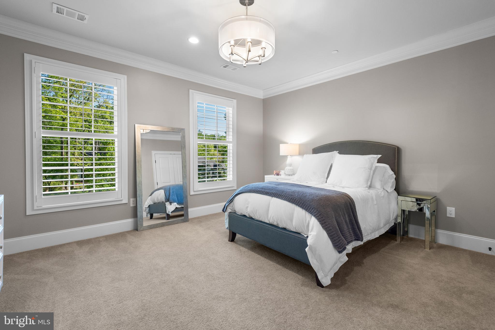 POTOMAC OUTSIDE - Residential