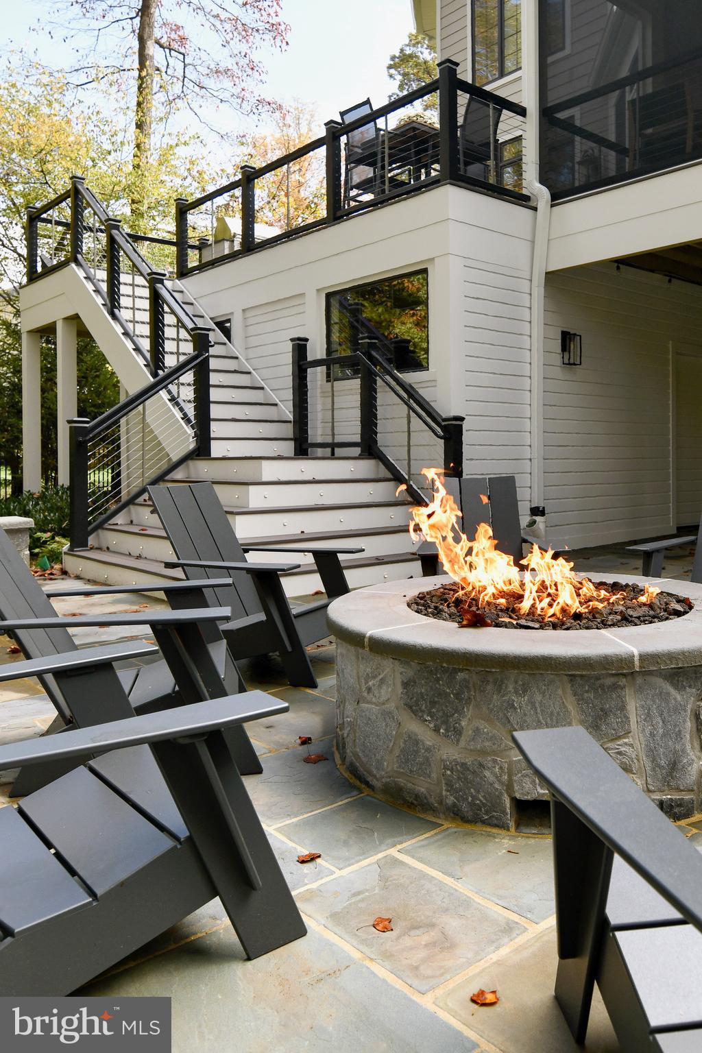 POTOMAC OUTSIDE - Residential