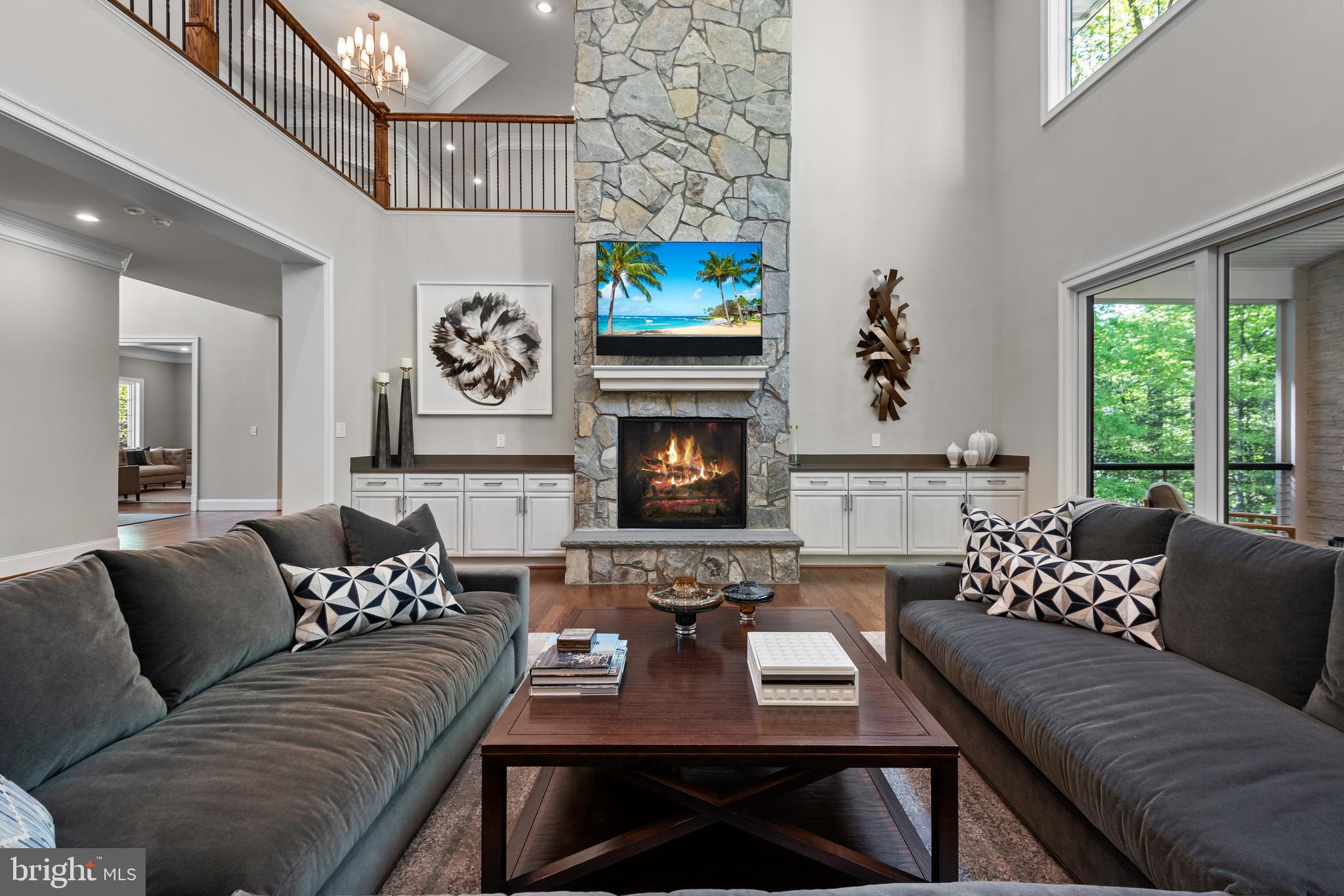 POTOMAC OUTSIDE - Residential