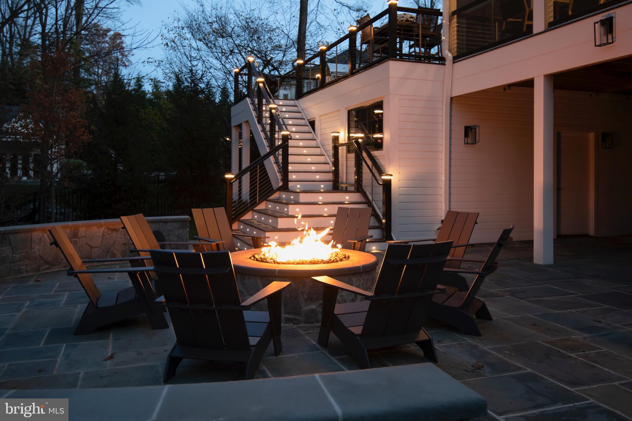 POTOMAC OUTSIDE - Residential