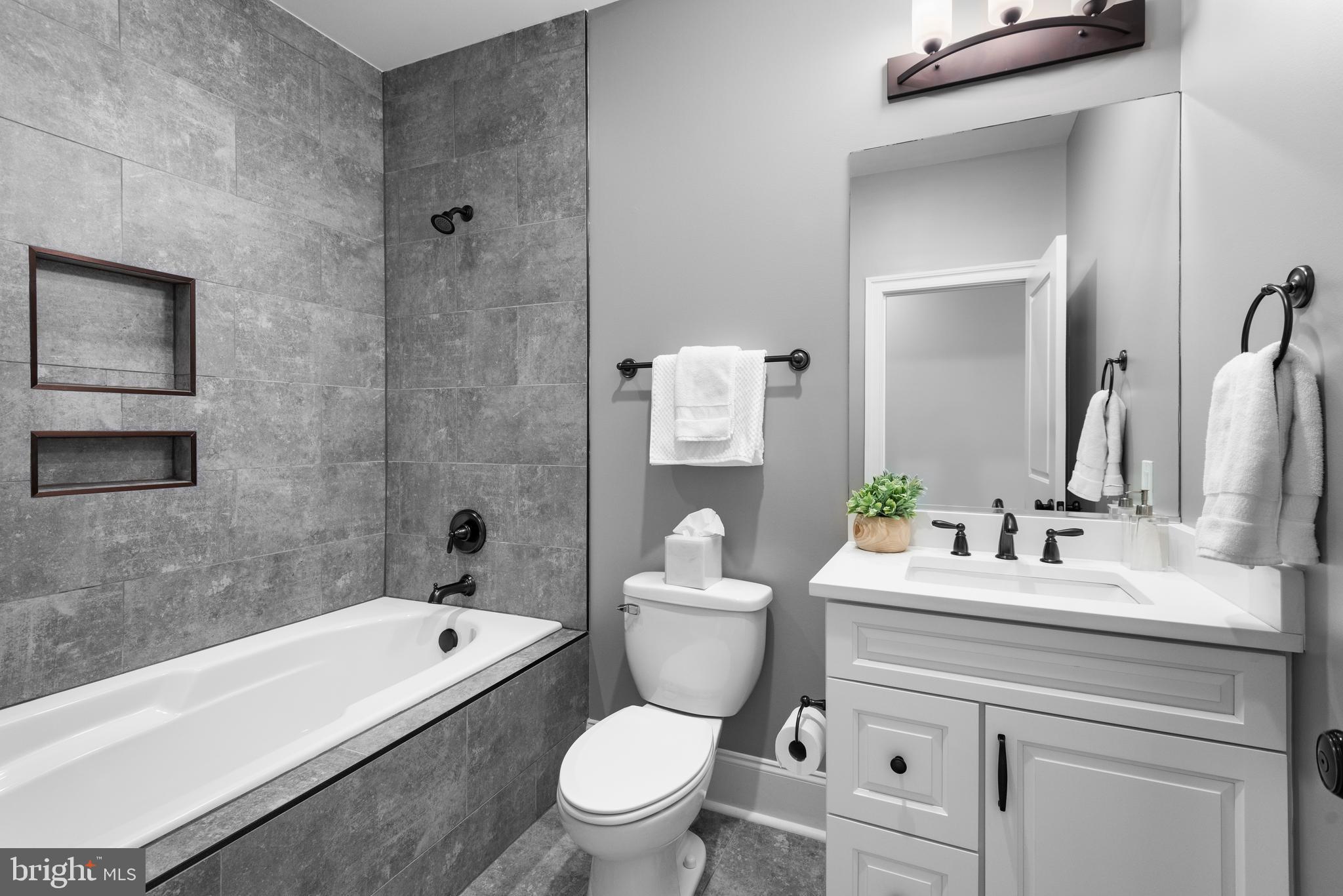 POTOMAC OUTSIDE - Residential