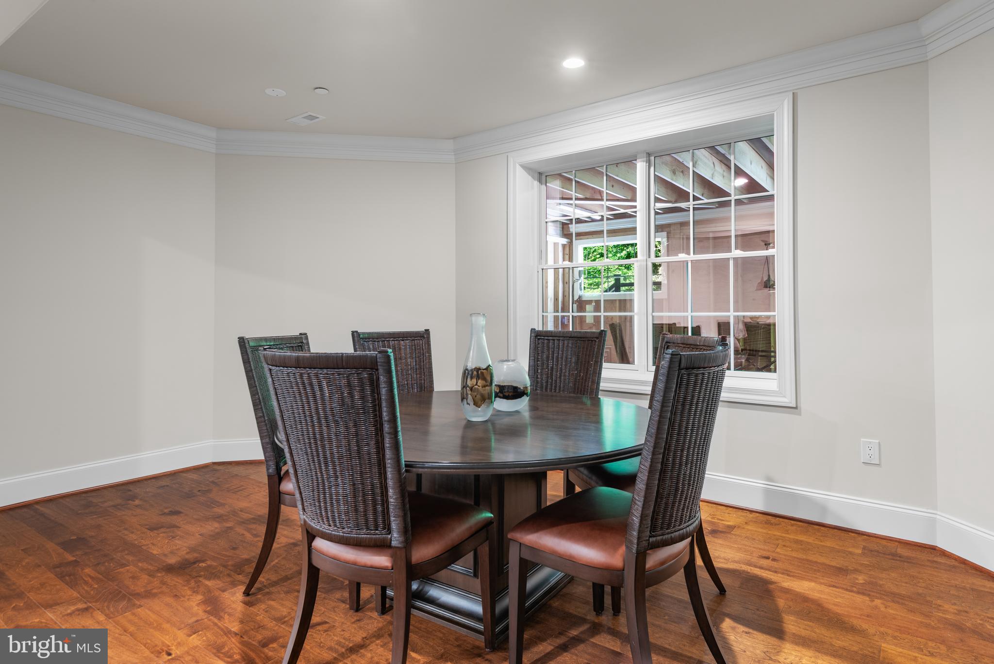 POTOMAC OUTSIDE - Residential