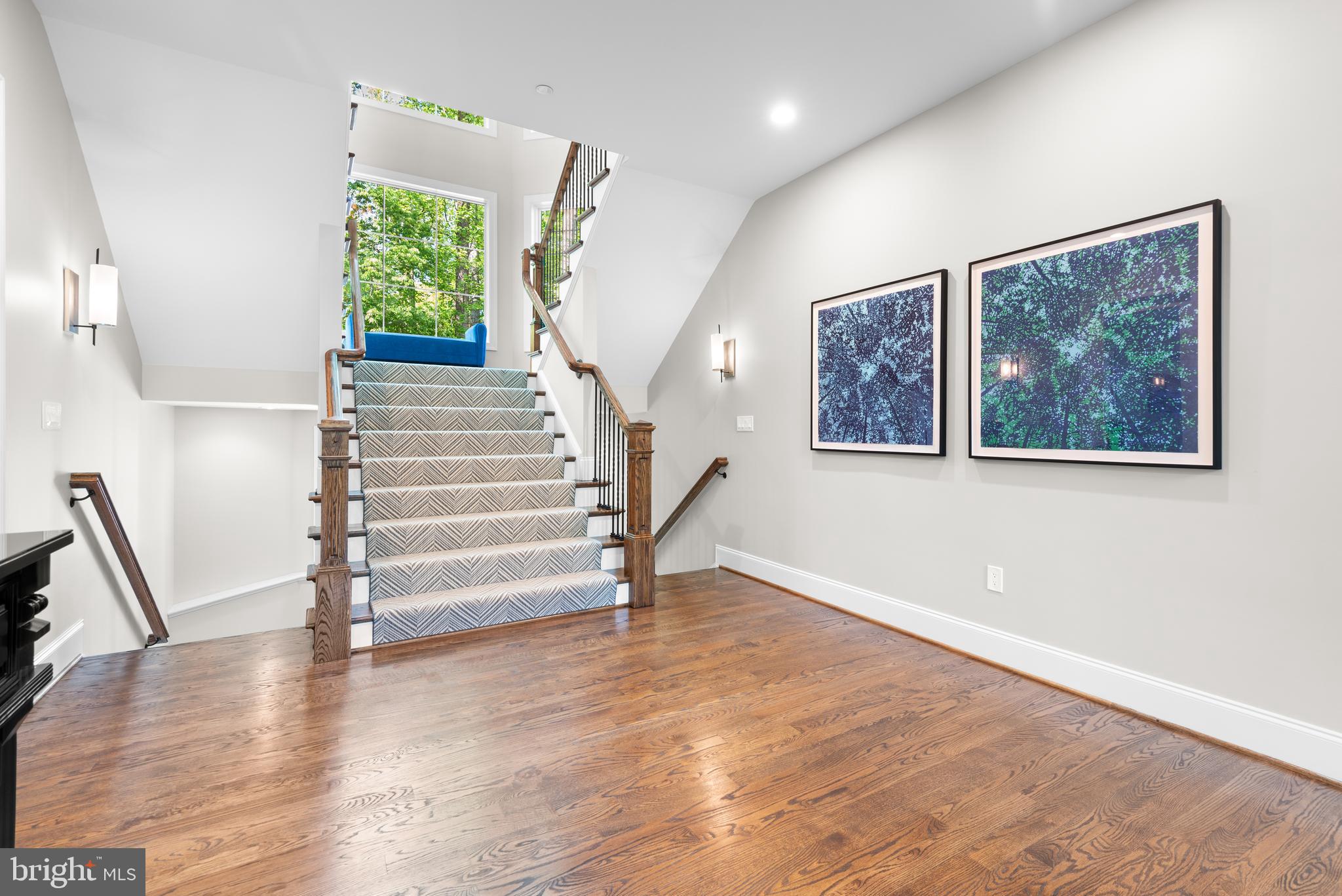 POTOMAC OUTSIDE - Residential