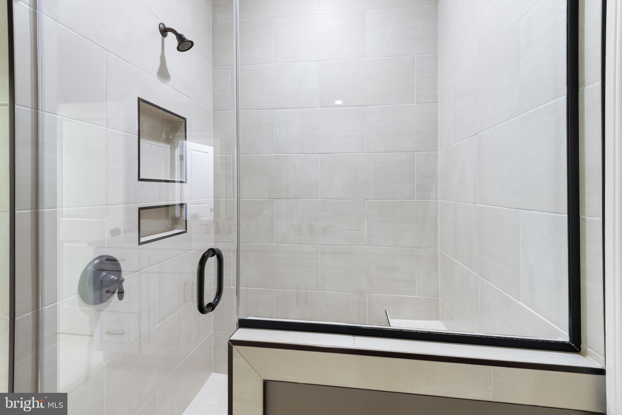 POTOMAC OUTSIDE - Residential