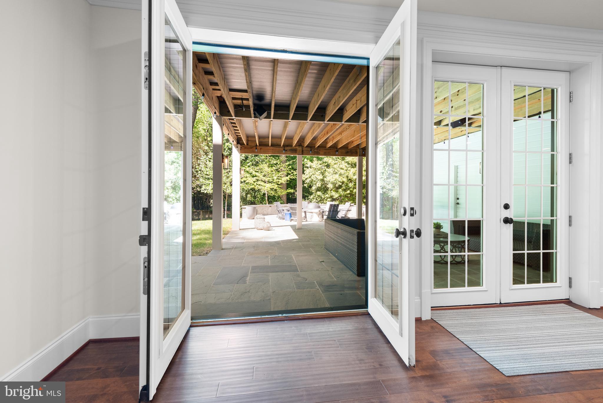 POTOMAC OUTSIDE - Residential