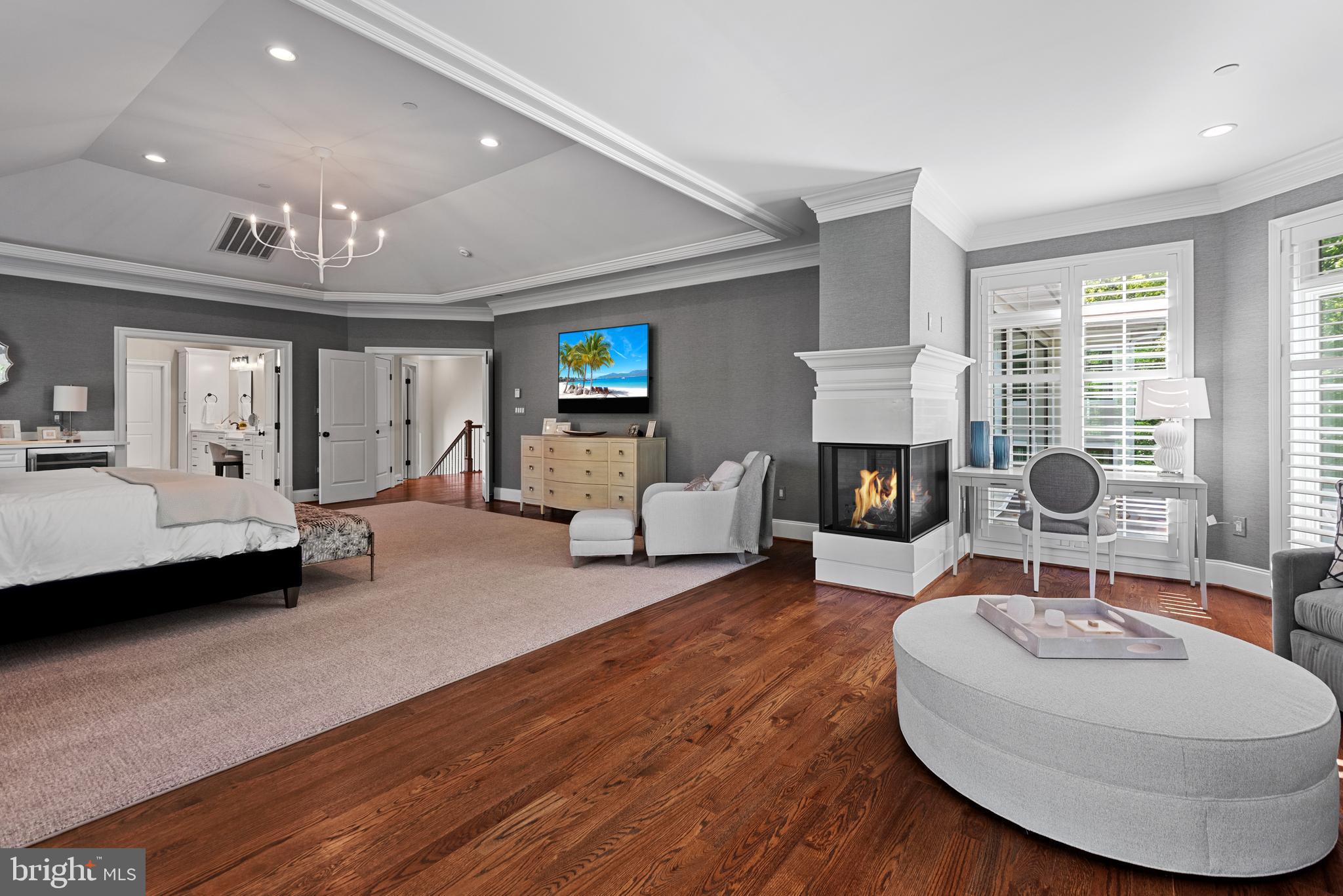 POTOMAC OUTSIDE - Residential