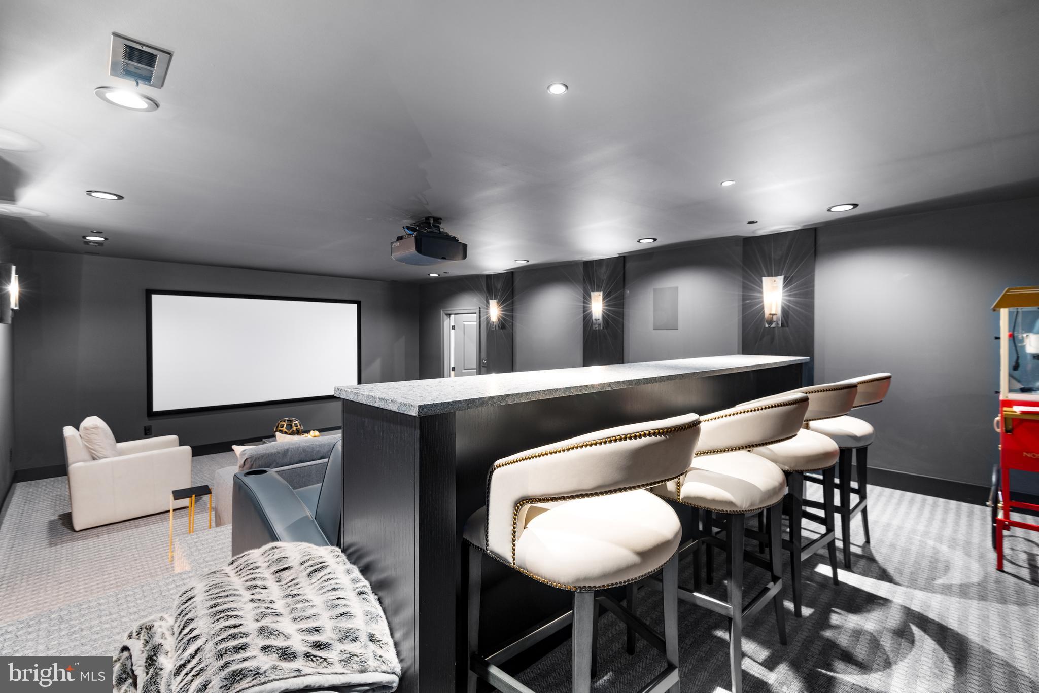 POTOMAC OUTSIDE - Residential