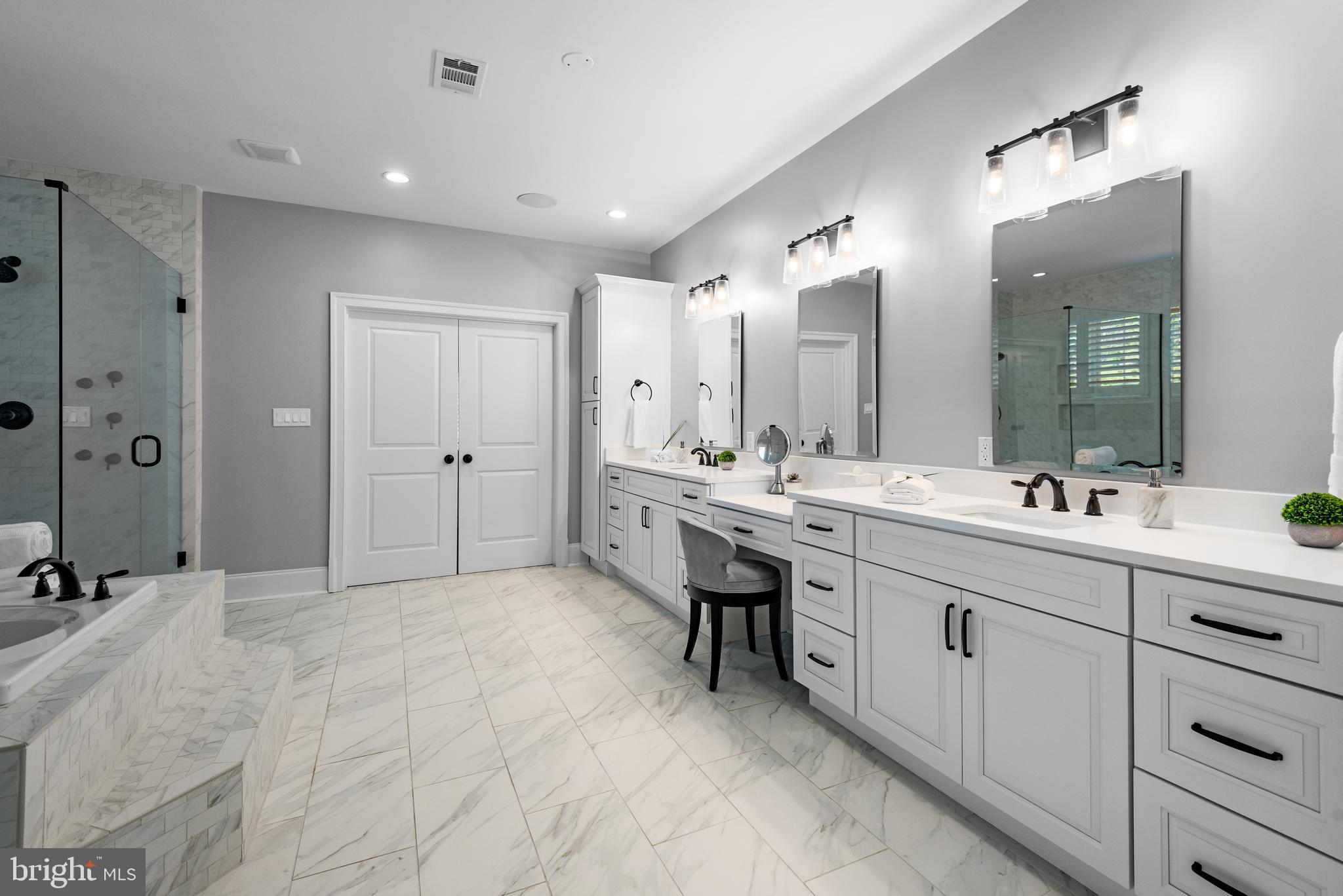 POTOMAC OUTSIDE - Residential