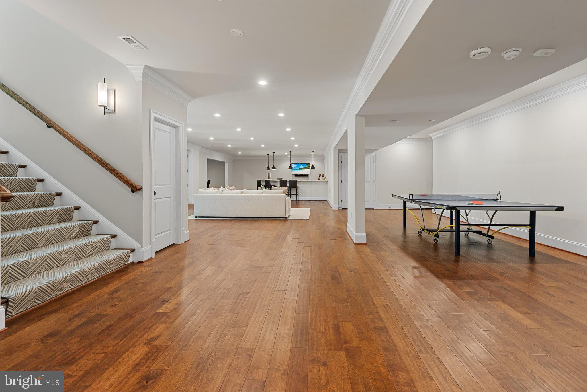 POTOMAC OUTSIDE - Residential