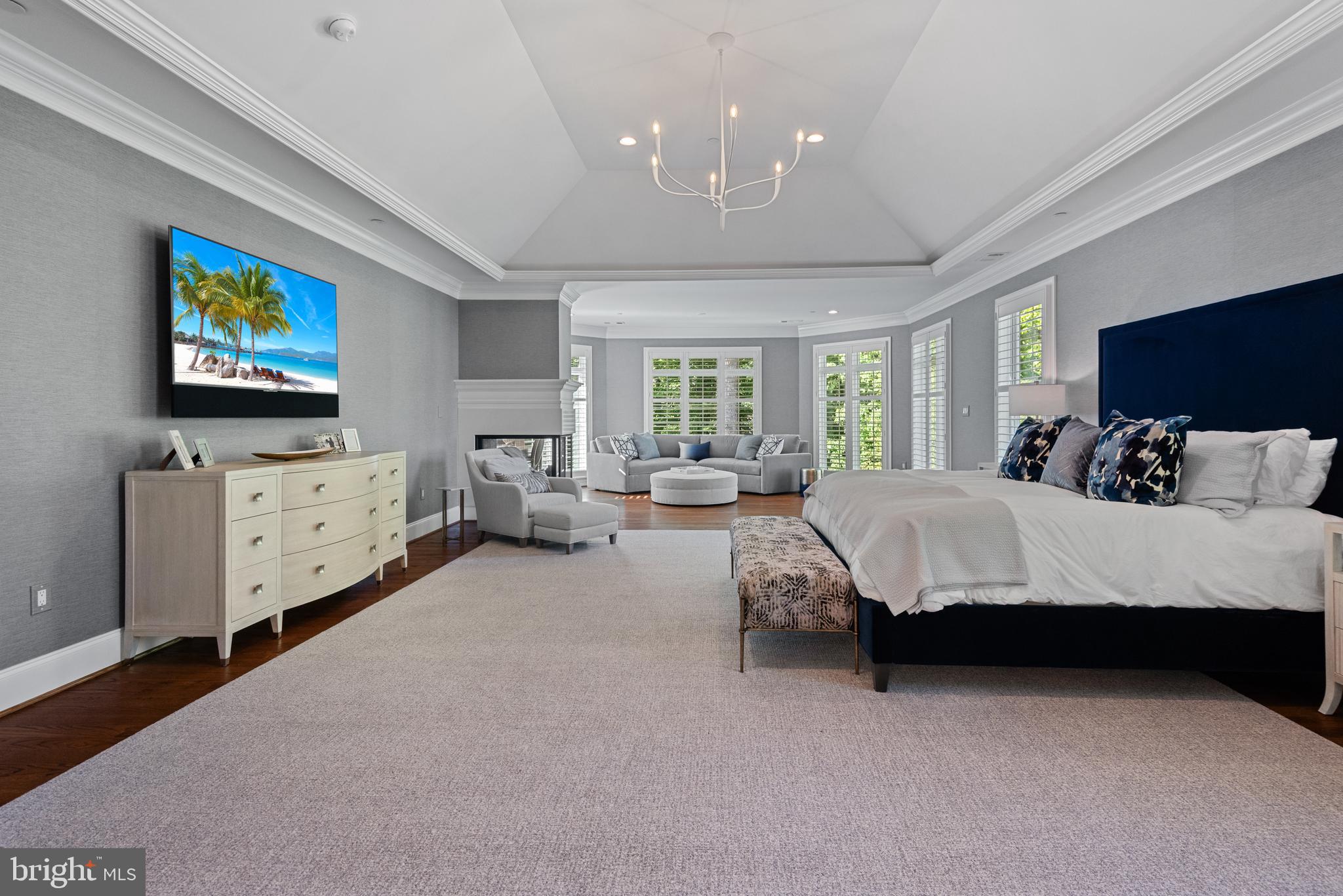 POTOMAC OUTSIDE - Residential