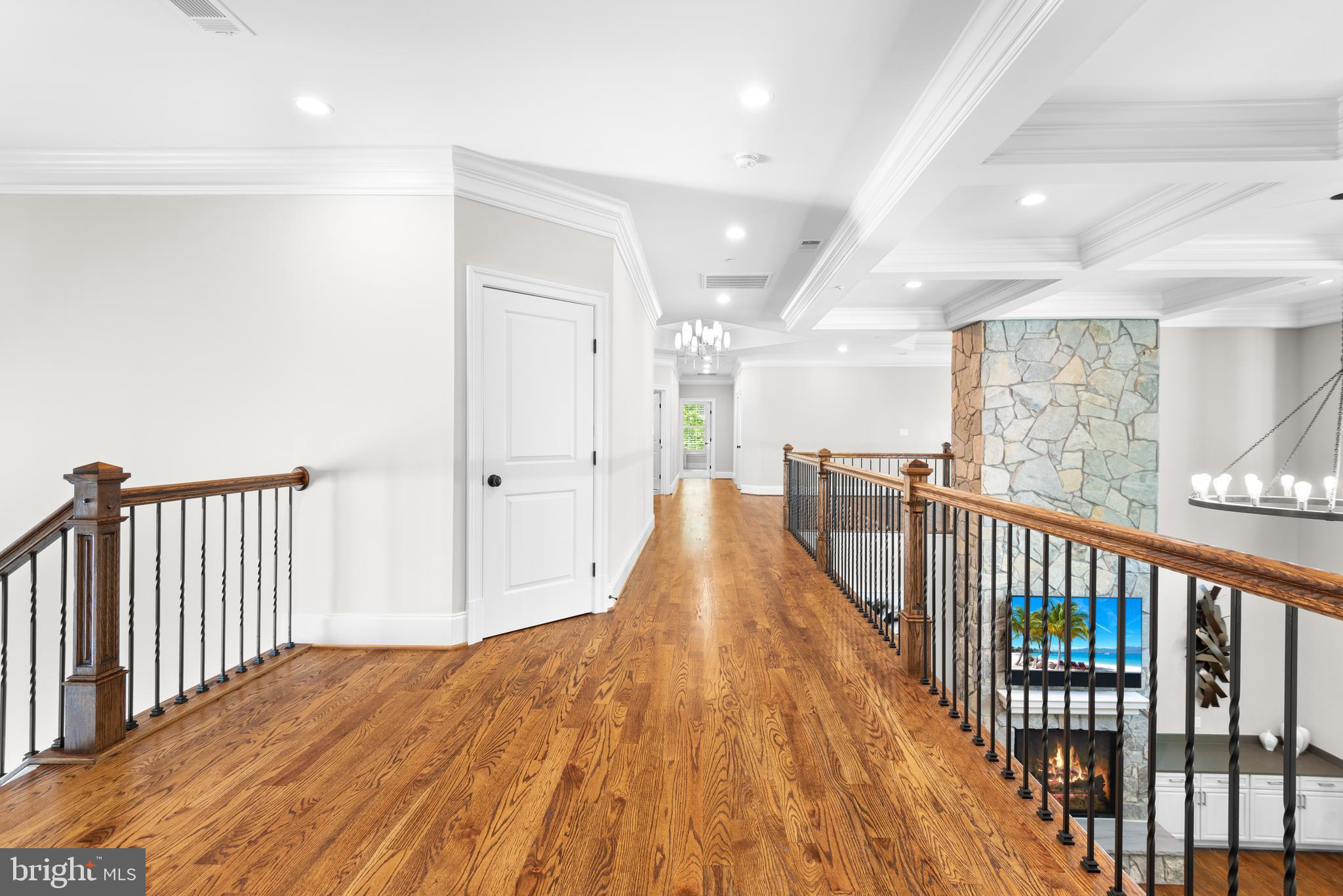 POTOMAC OUTSIDE - Residential