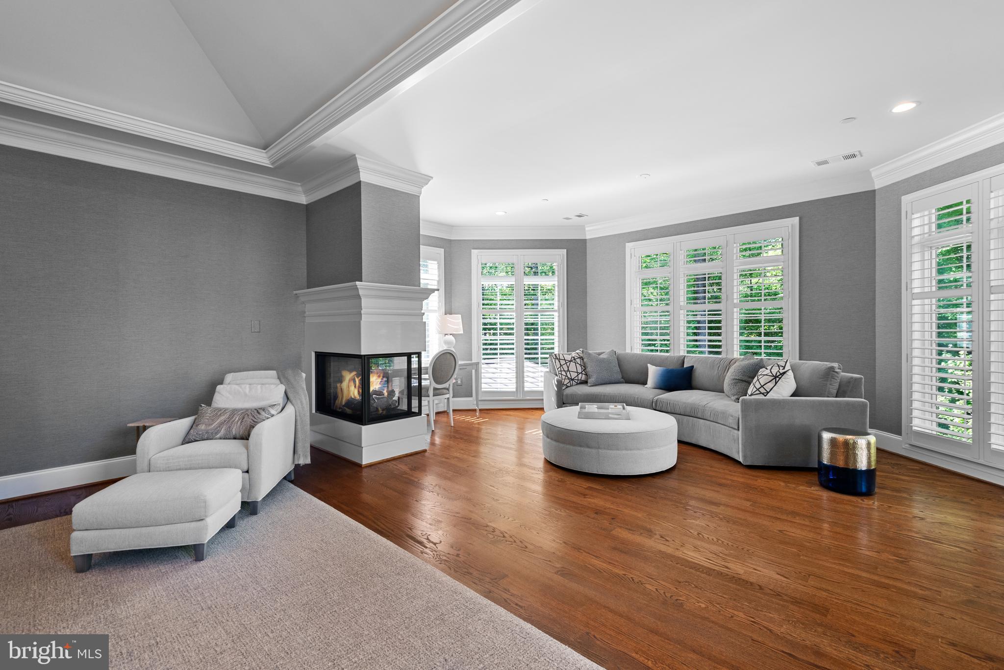 POTOMAC OUTSIDE - Residential