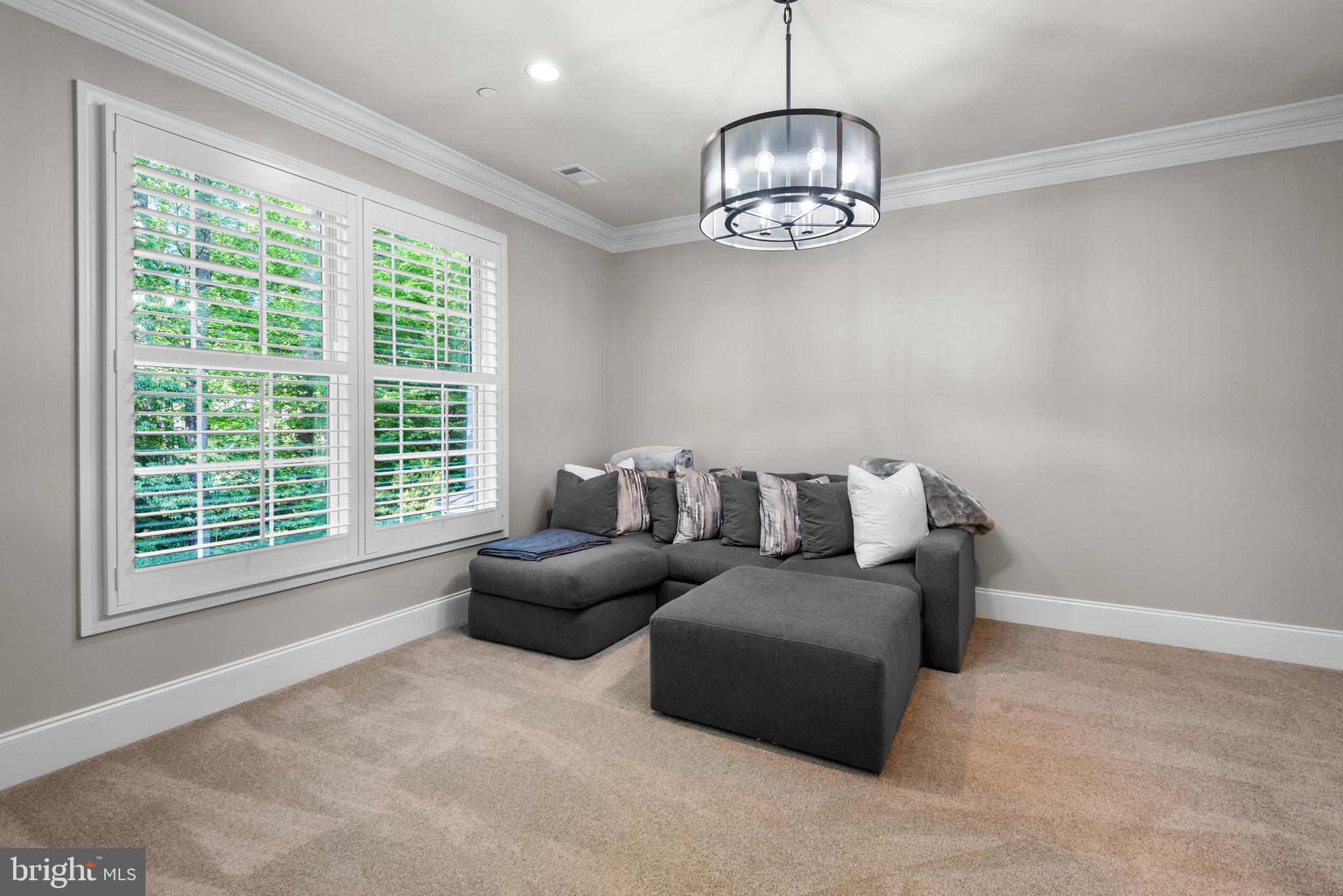 POTOMAC OUTSIDE - Residential