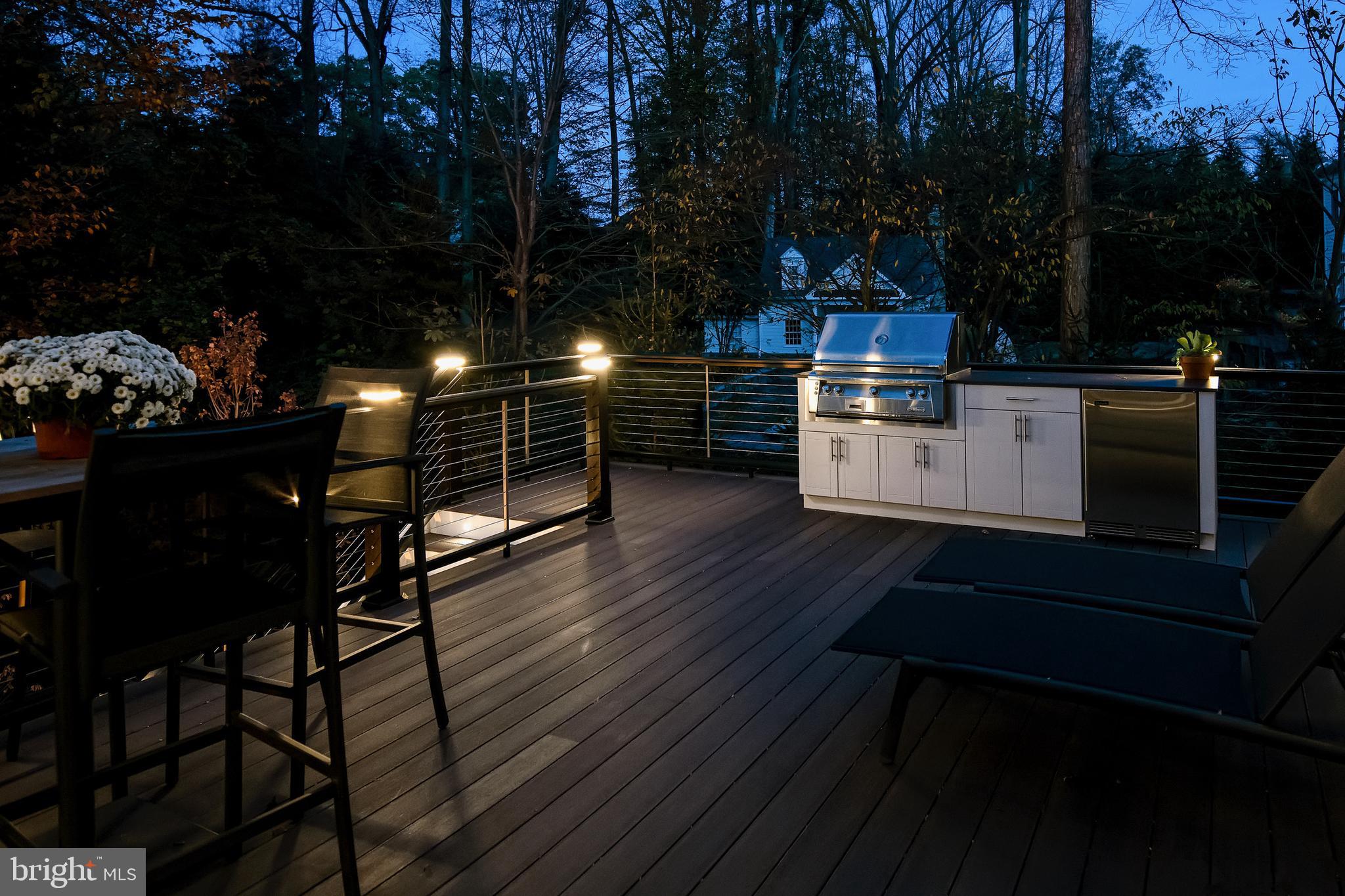 POTOMAC OUTSIDE - Residential