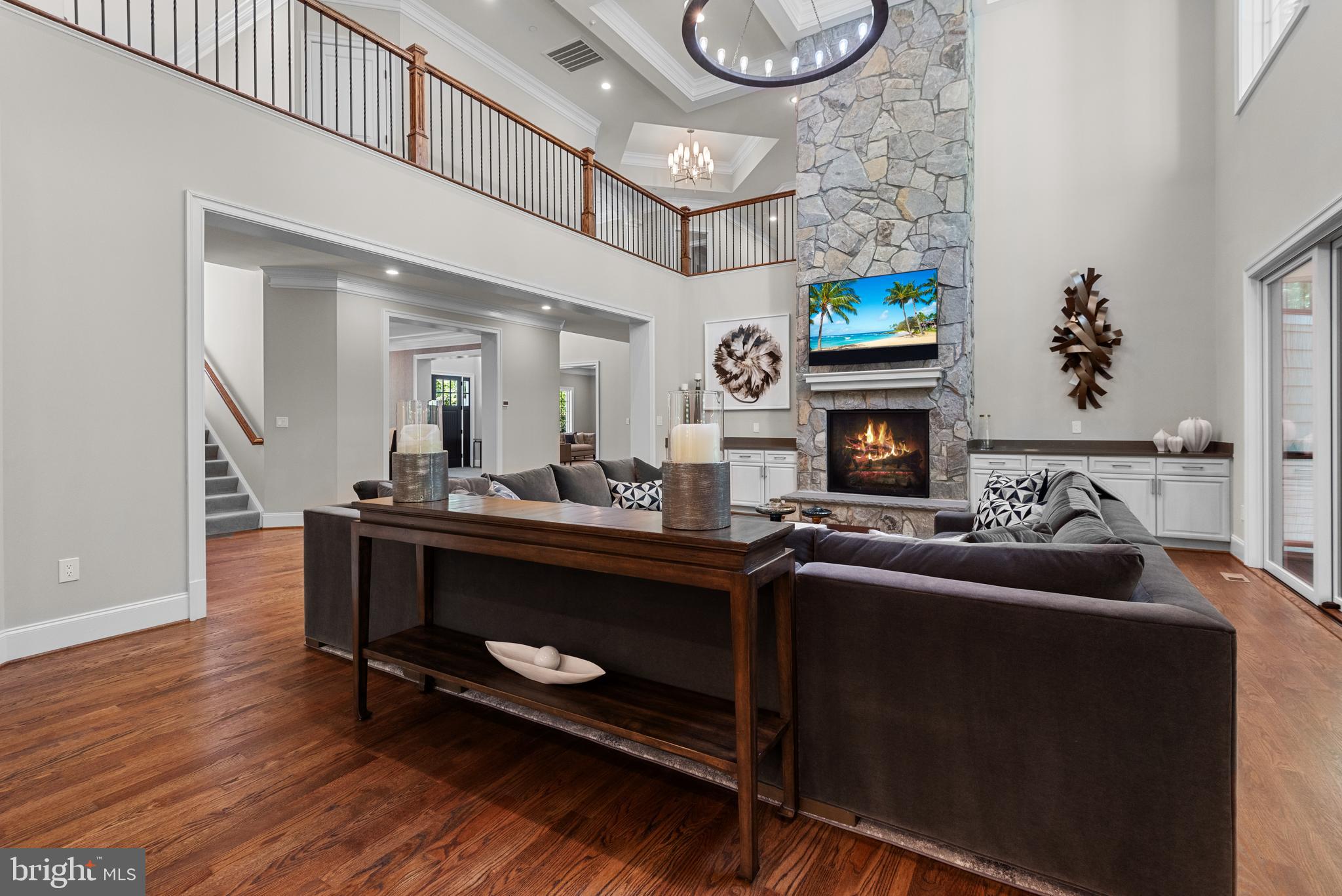 POTOMAC OUTSIDE - Residential