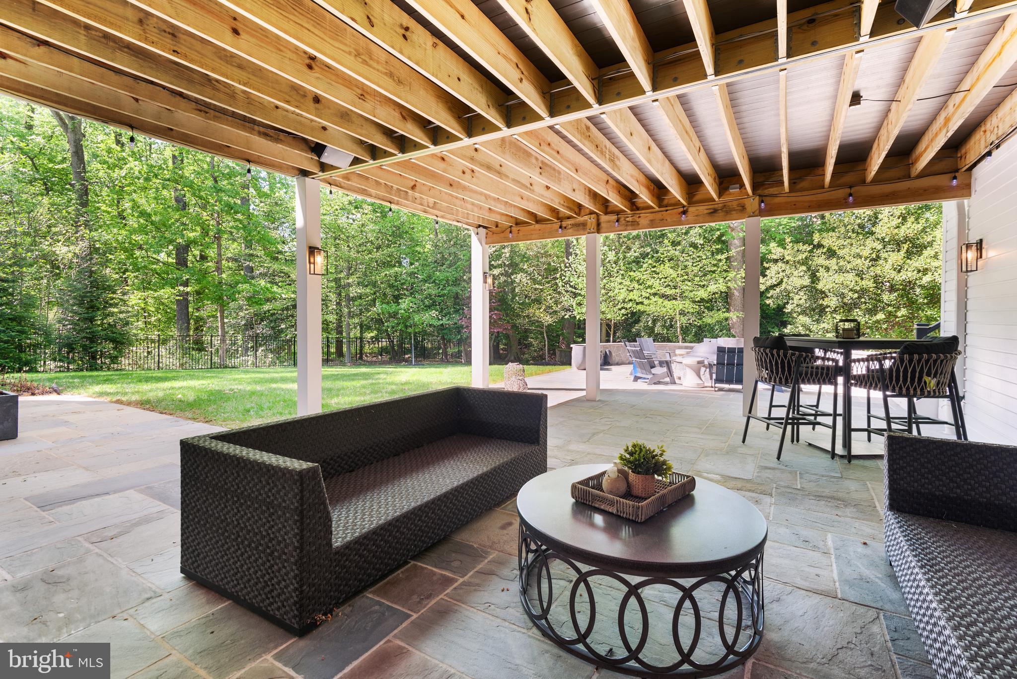 POTOMAC OUTSIDE - Residential