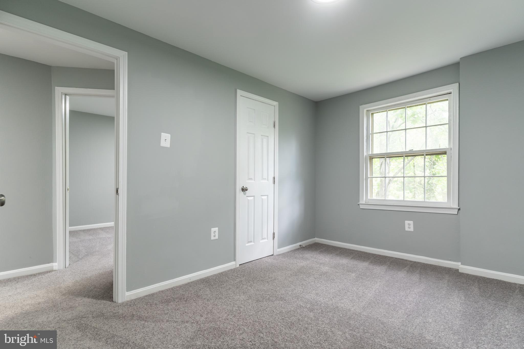 PINEWOOD LAKE - Residential