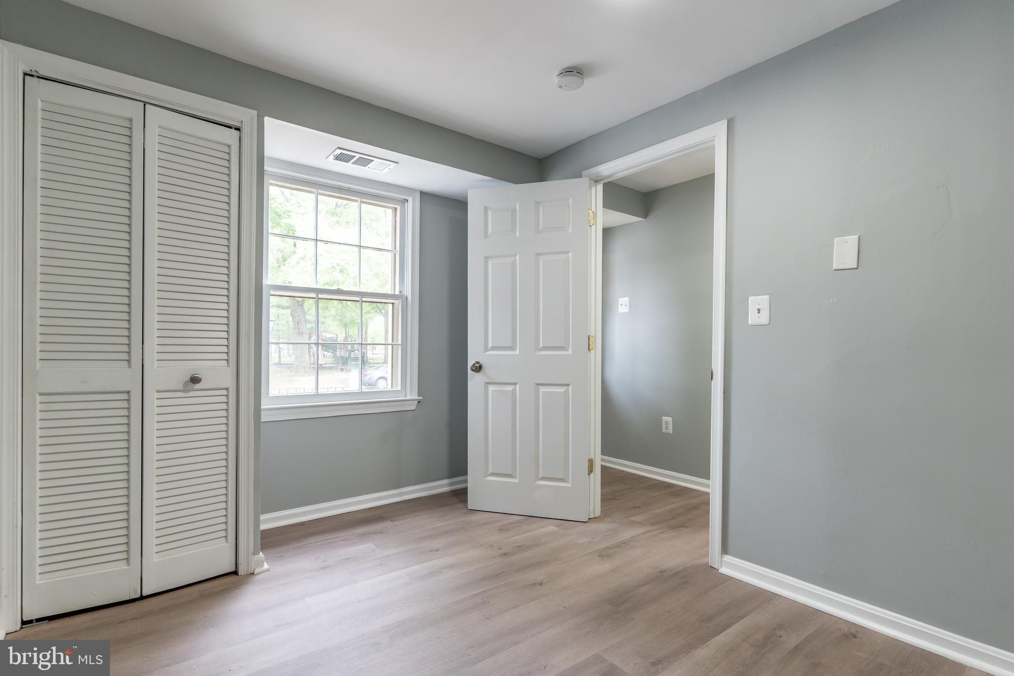 PINEWOOD LAKE - Residential