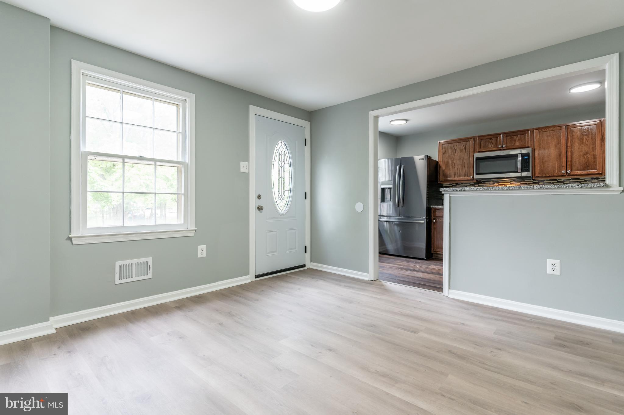 PINEWOOD LAKE - Residential