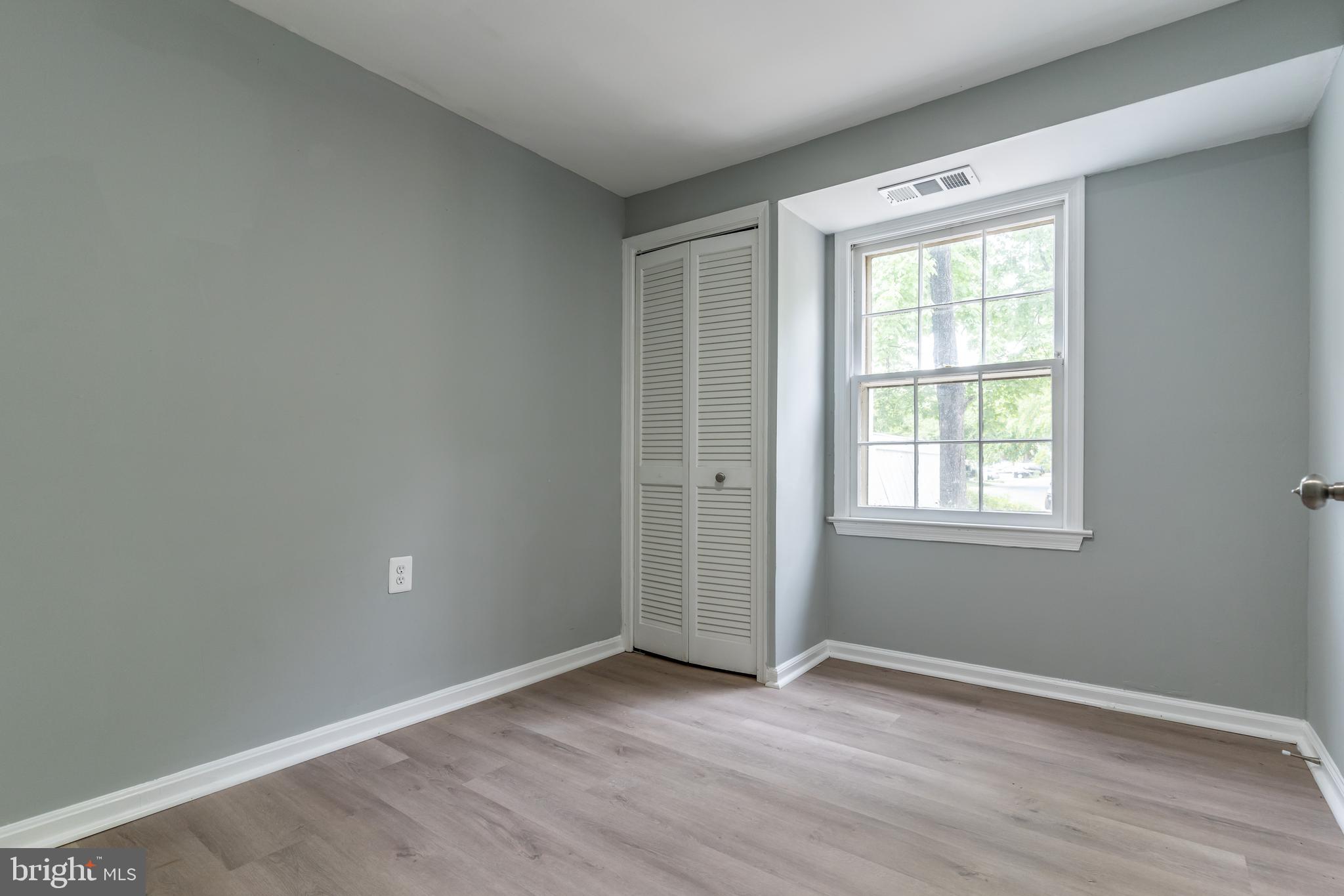 PINEWOOD LAKE - Residential