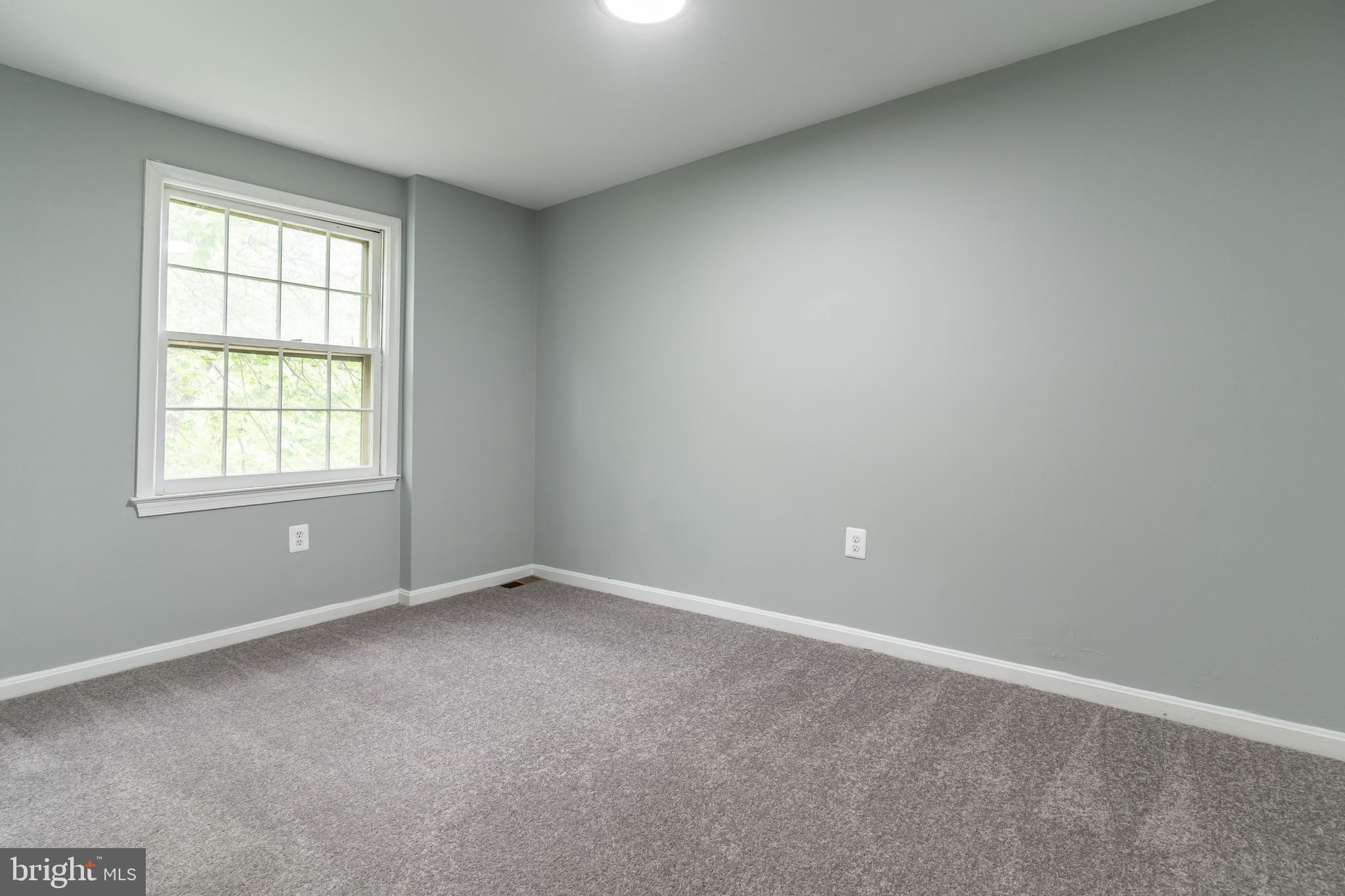 PINEWOOD LAKE - Residential