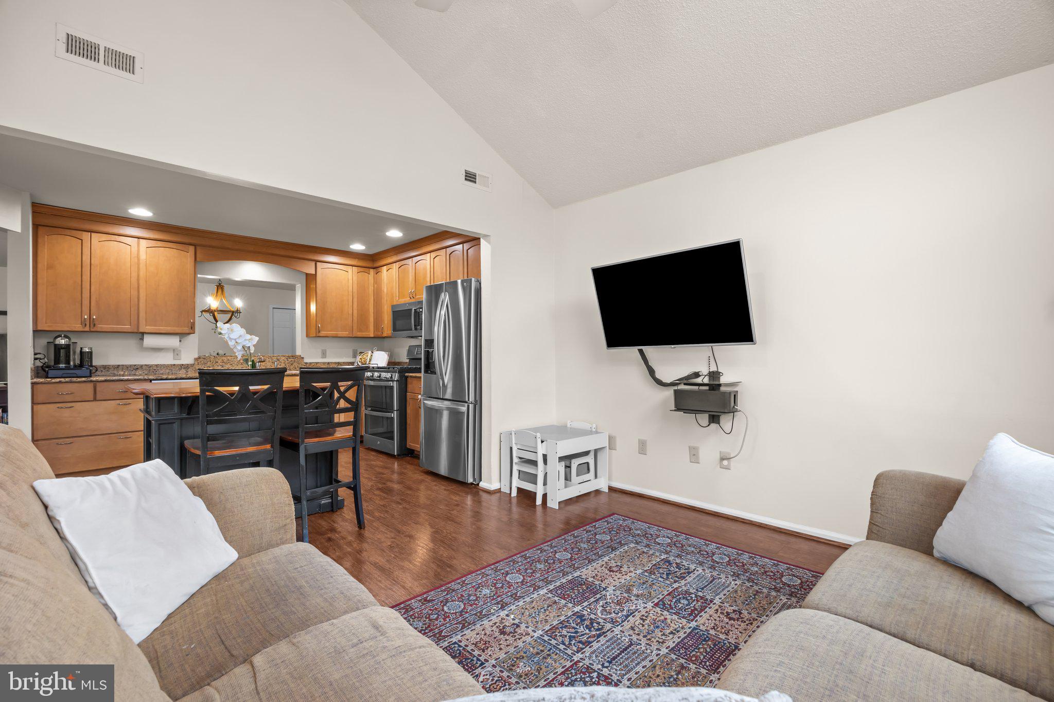 MAKEFIELD GLEN - Residential