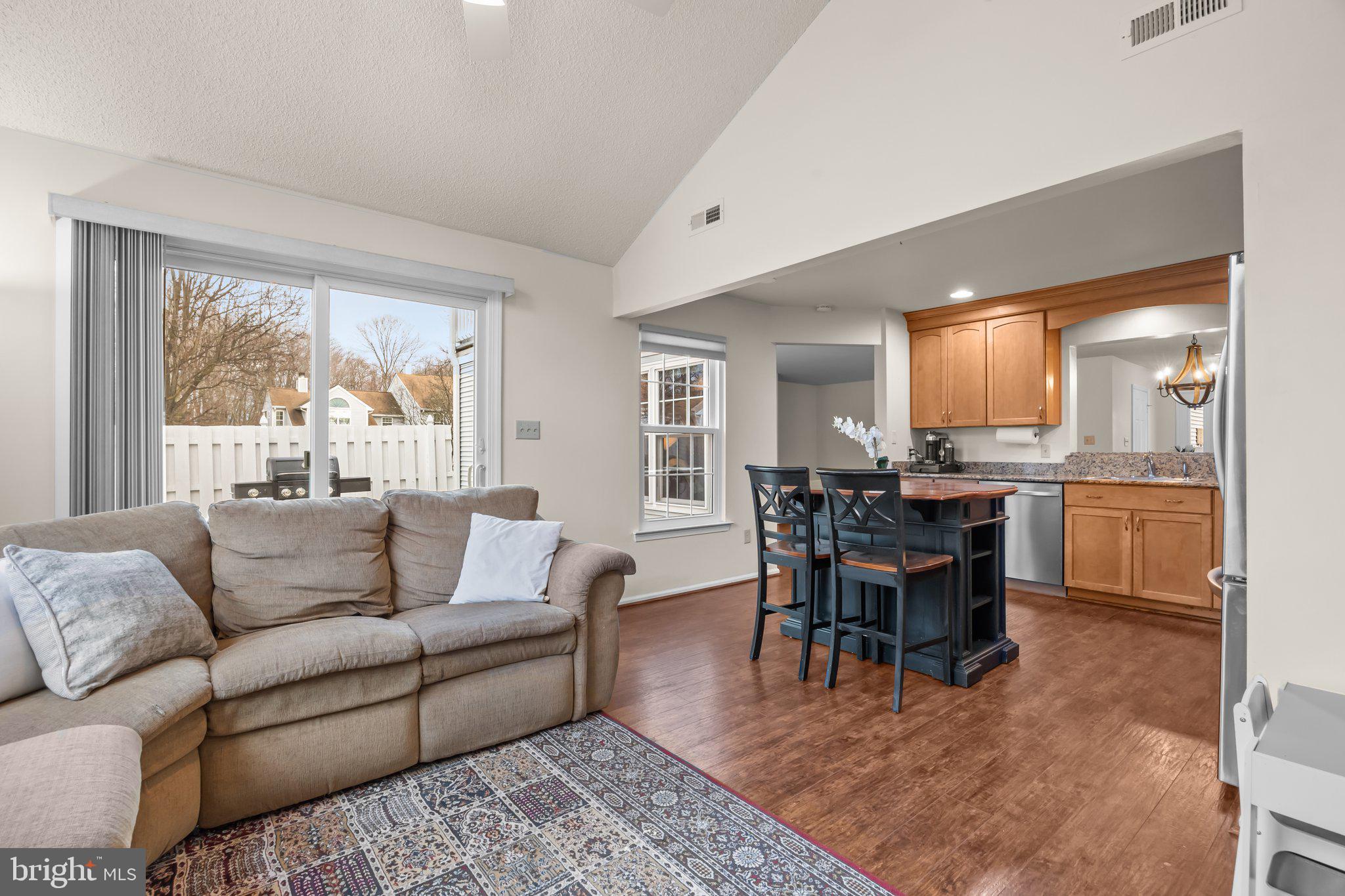 MAKEFIELD GLEN - Residential