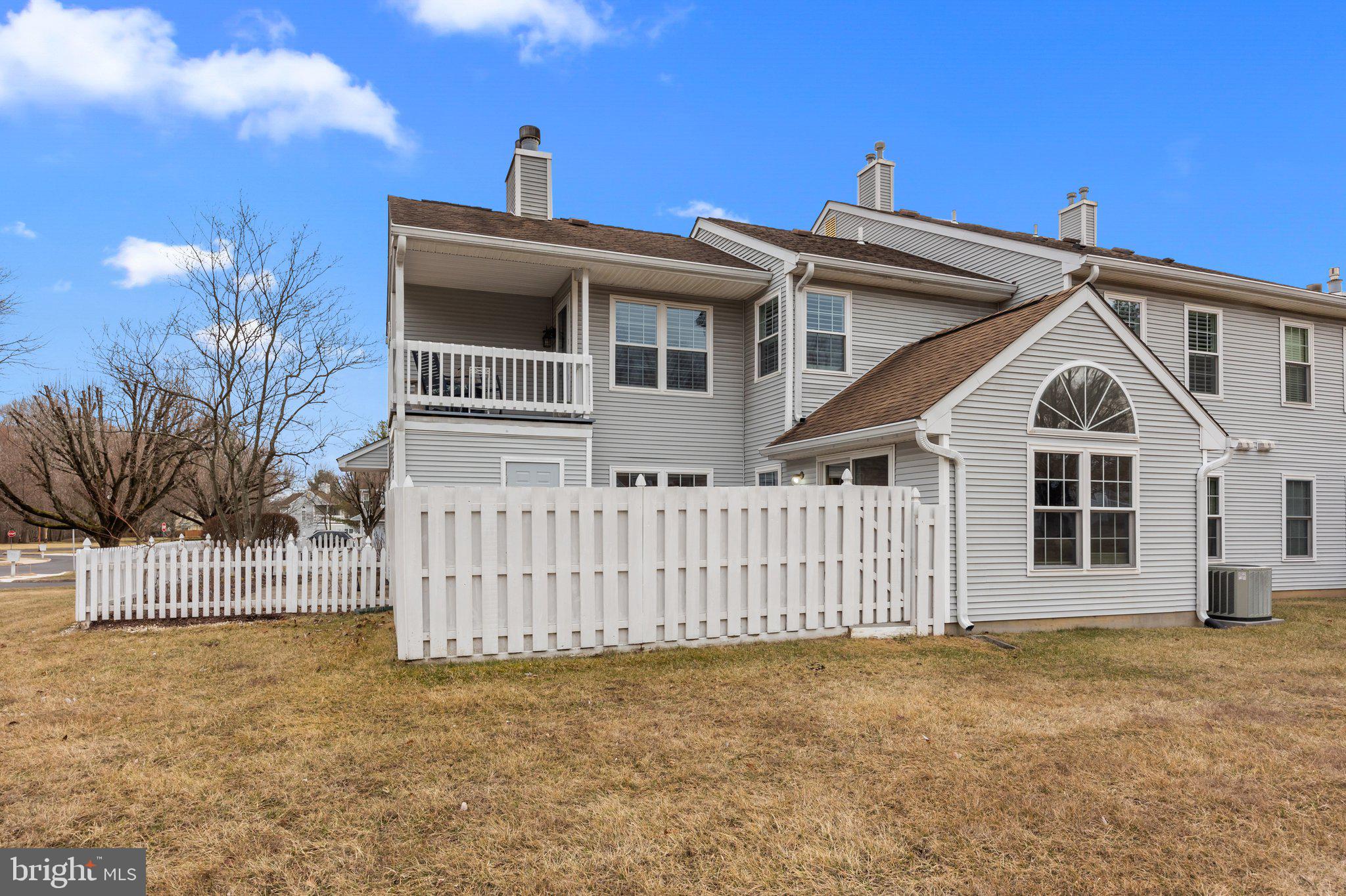 MAKEFIELD GLEN - Residential