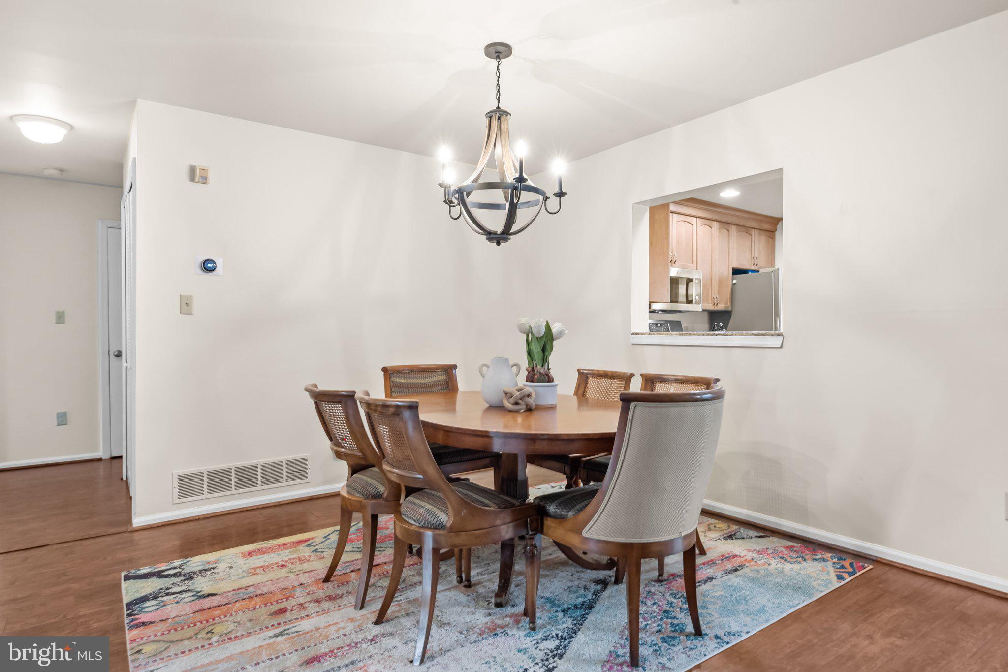 MAKEFIELD GLEN - Residential