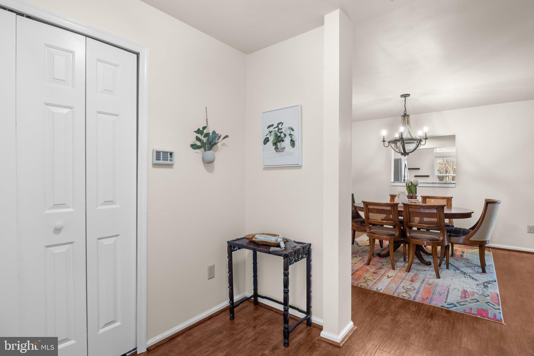 MAKEFIELD GLEN - Residential