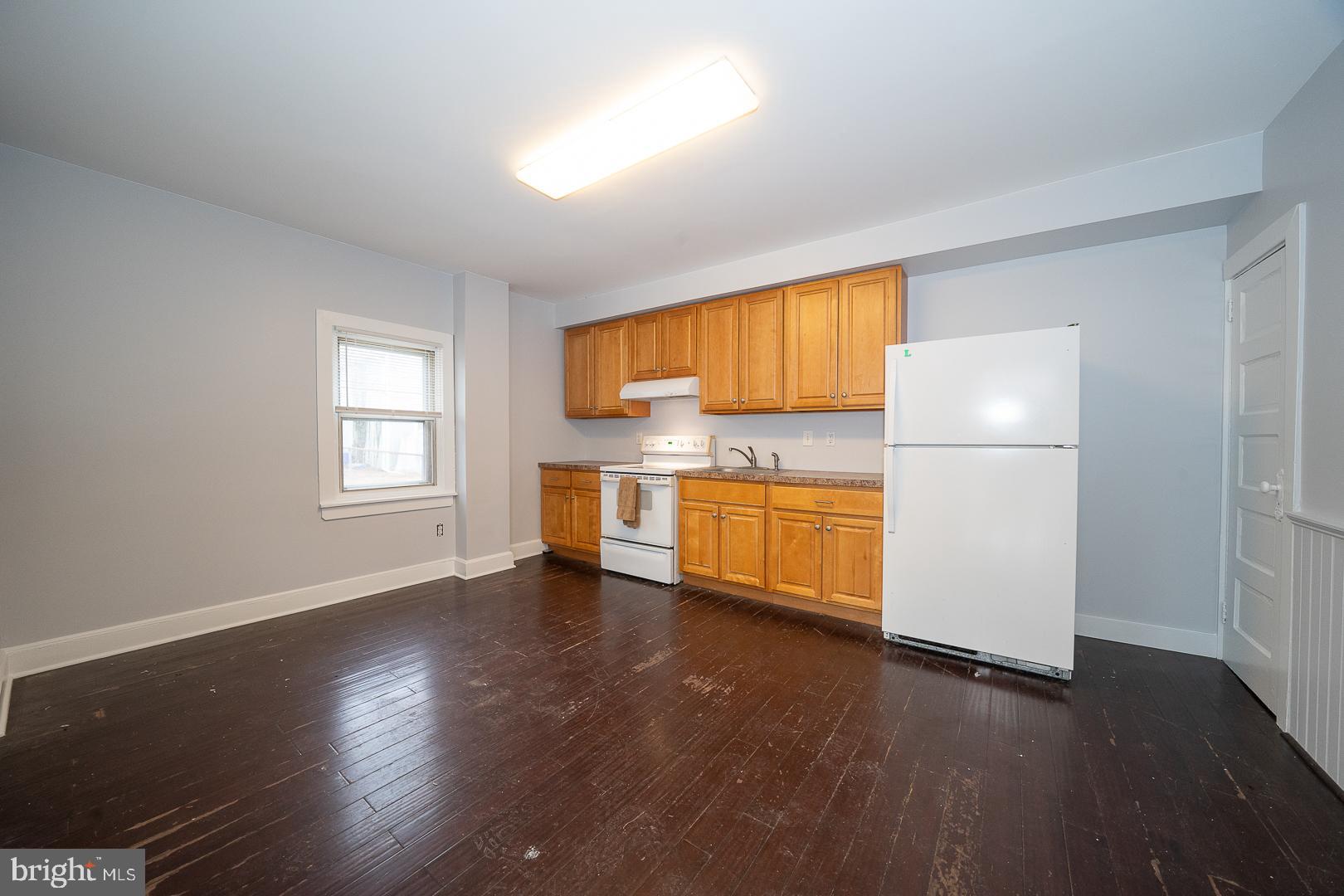 GARRETT HILL - Residential Lease