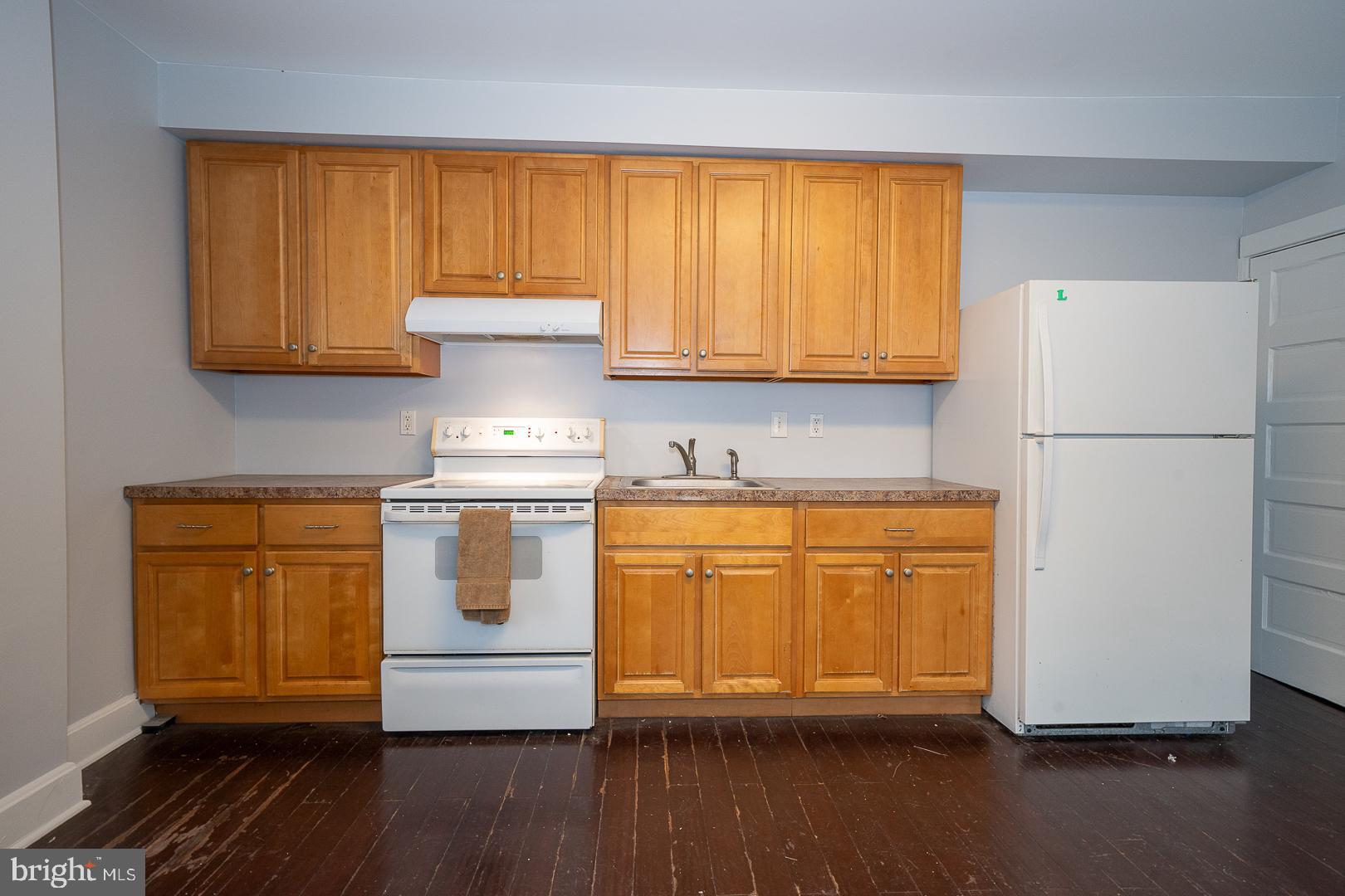 GARRETT HILL - Residential Lease