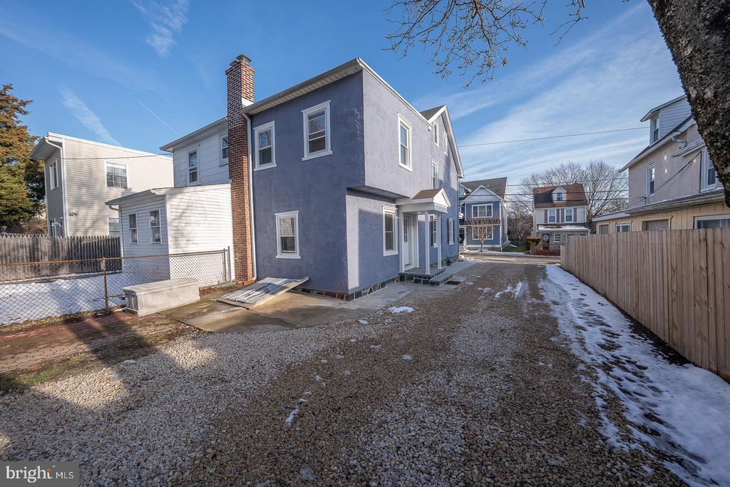 Photo of 124 Garrett Avenue, BRYN MAWR, PA 19010 (MLS # PADE2105376)